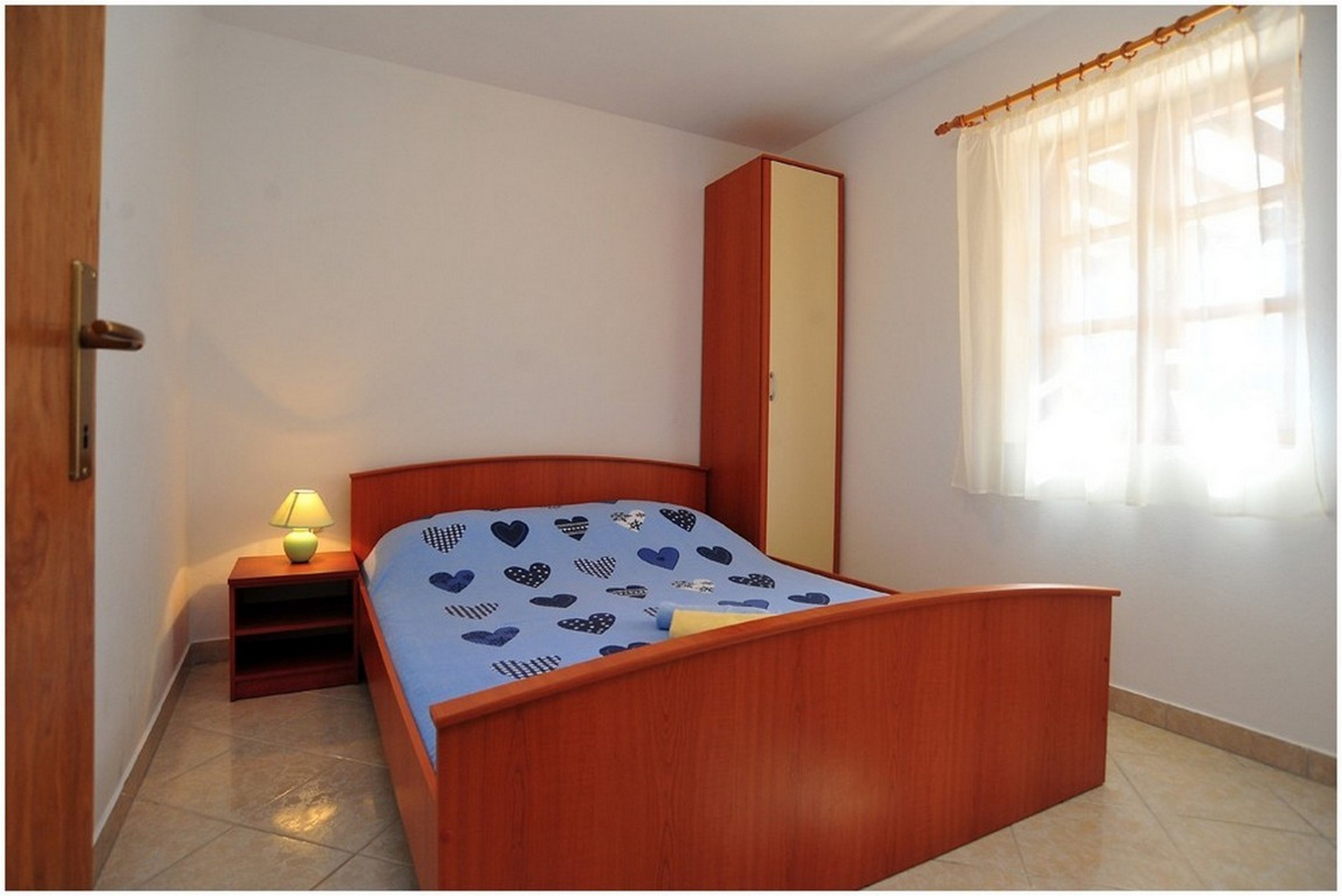 Two bedroom apartment with terrace Vir - Lozice, Vir  A-a