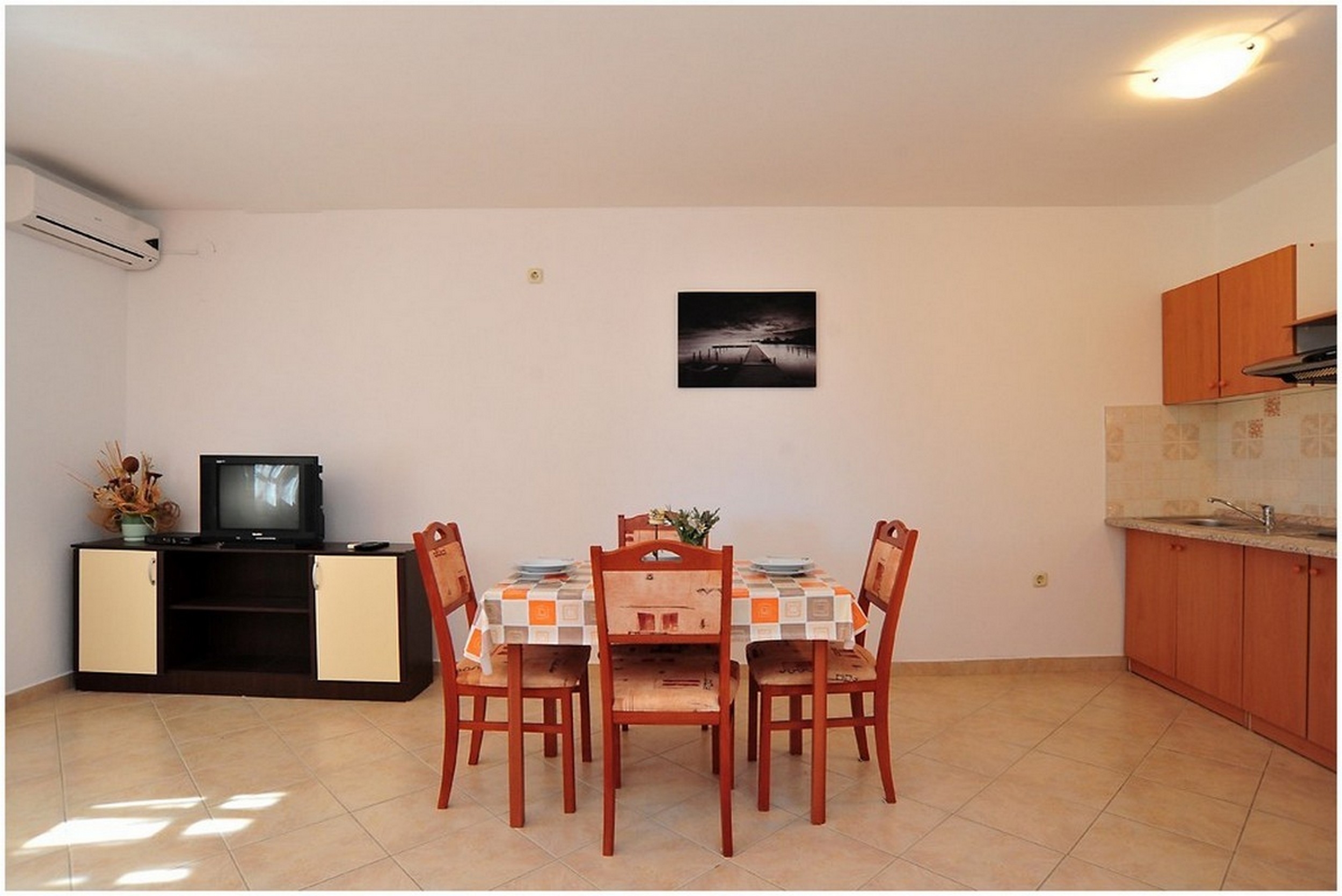 Two bedroom apartment with terrace Vir - Lozice, Vir  A-b