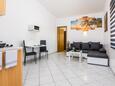 Vir, Obývací pokoj v ubytování typu apartment, s klimatizací a WiFi.