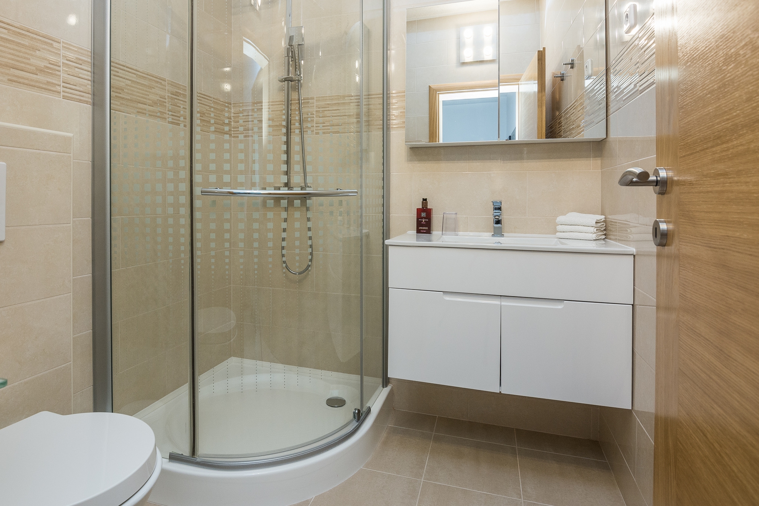One bedroom apartment with terrace Vir  A-b