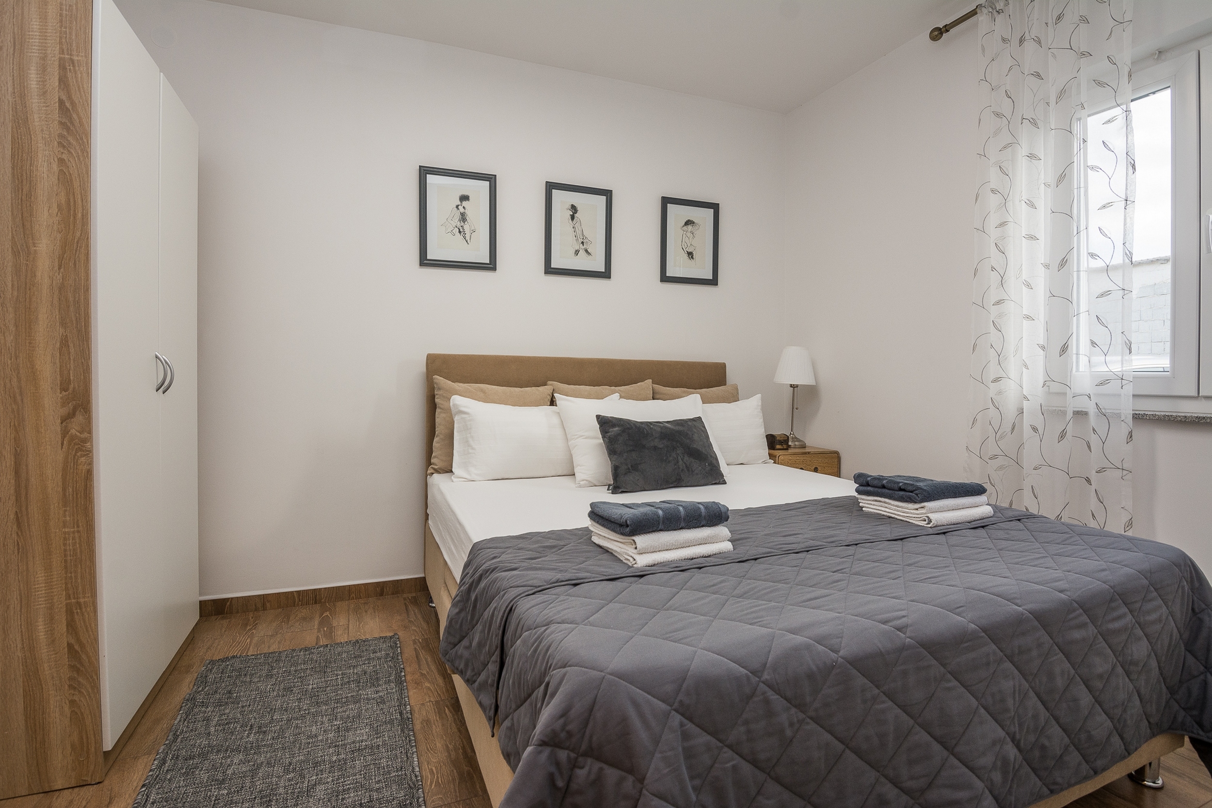 One bedroom apartment with terrace Vir  A-b