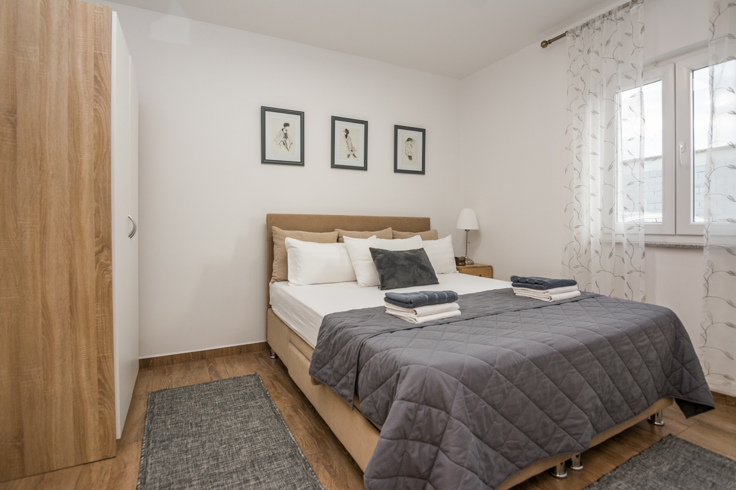 One bedroom apartment with terrace Vir  A-b