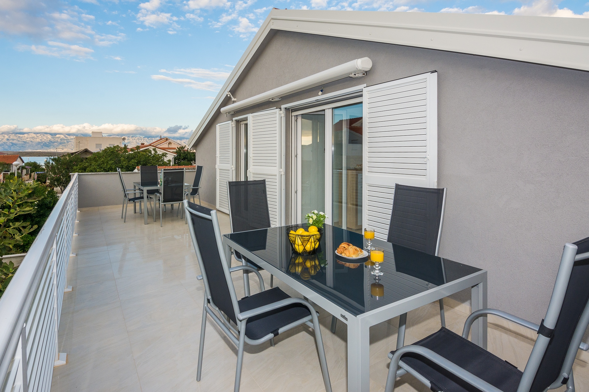 One bedroom apartment with balcony Vir  A-d