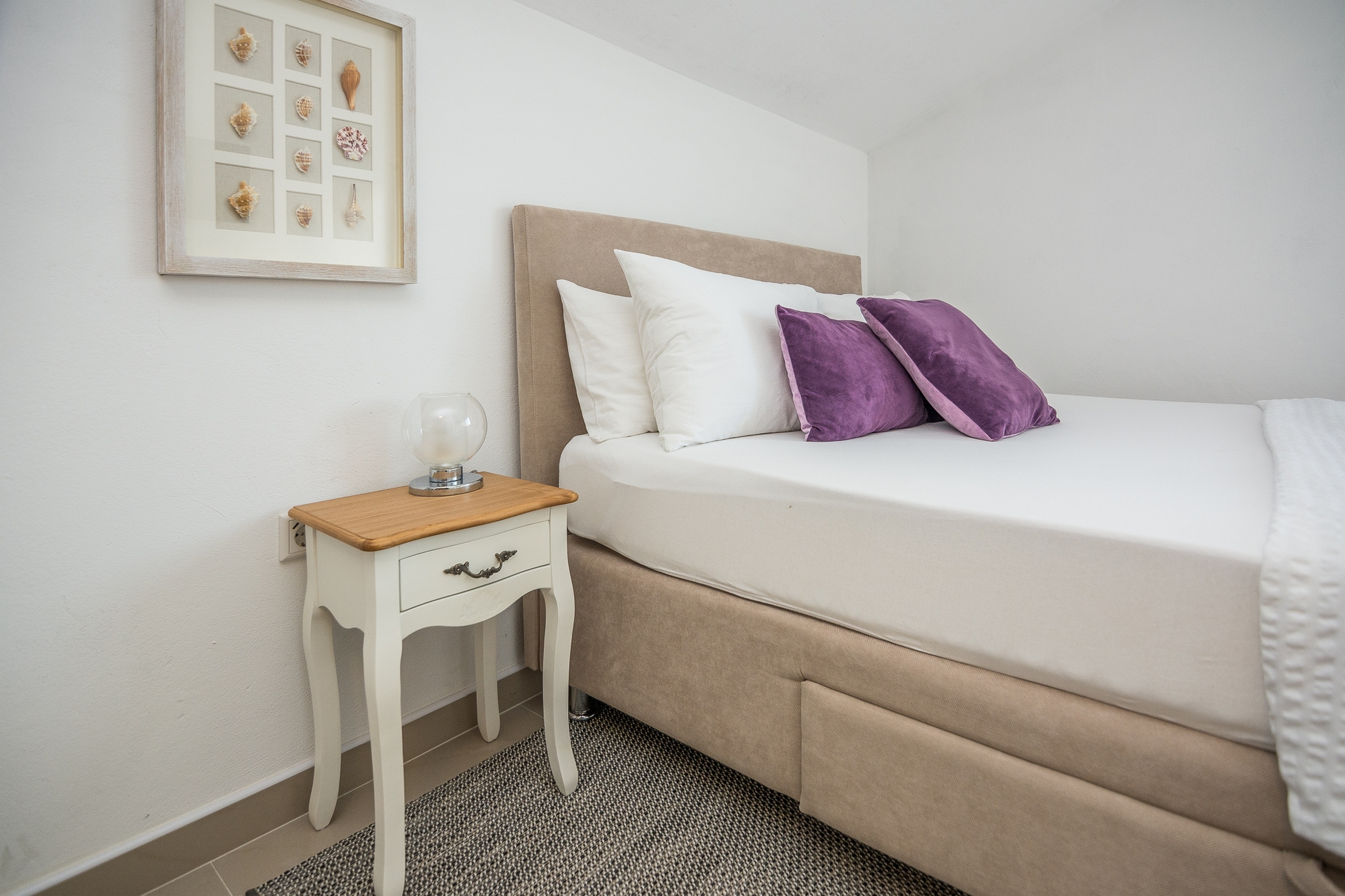 One bedroom apartment with balcony Vir  A-d