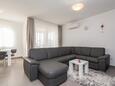 Obývací pokoj Privlaka, Obývací pokoj v ubytování typu apartment, s klimatizací a WiFi.