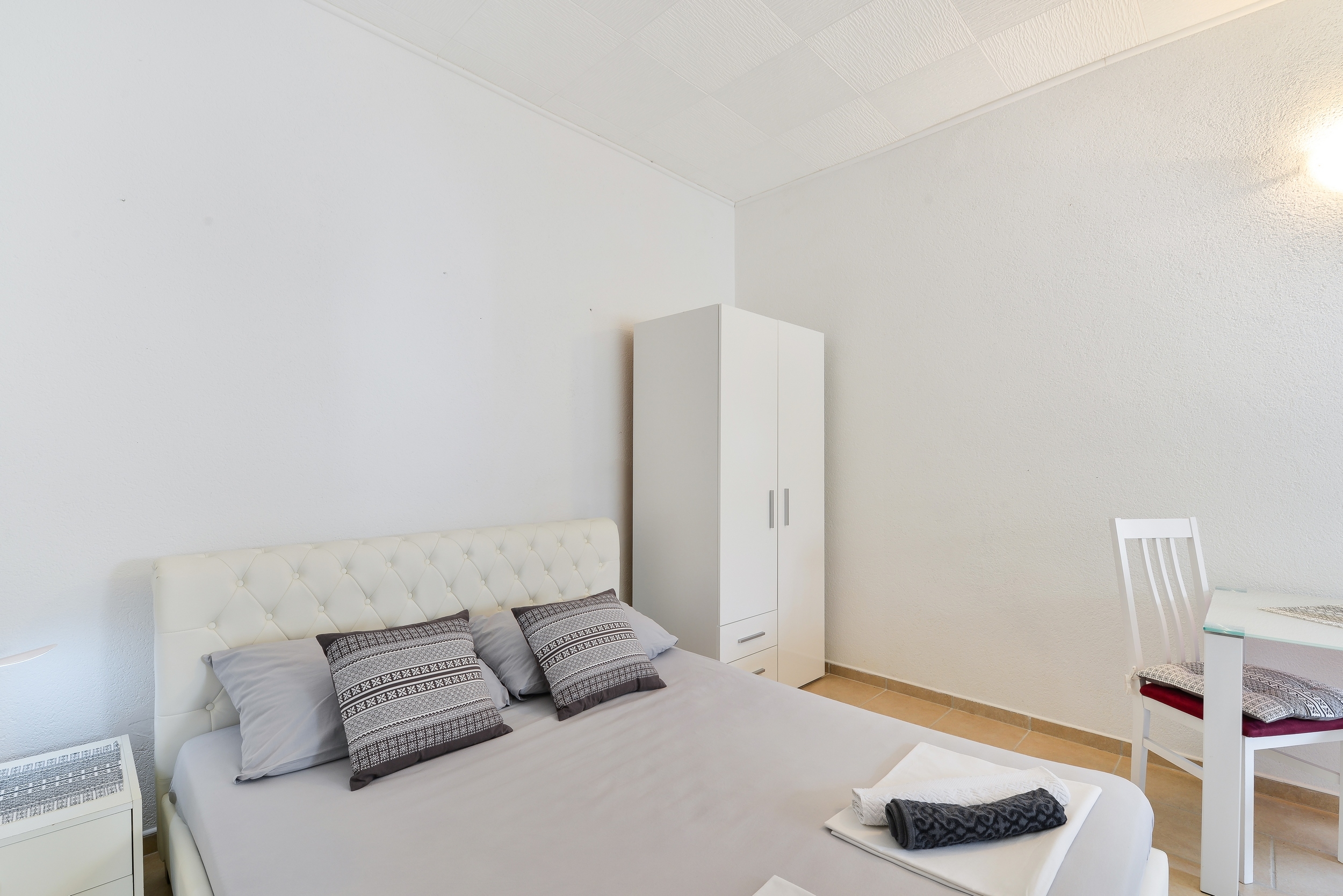 Studio flat with terrace Vir  AS-a