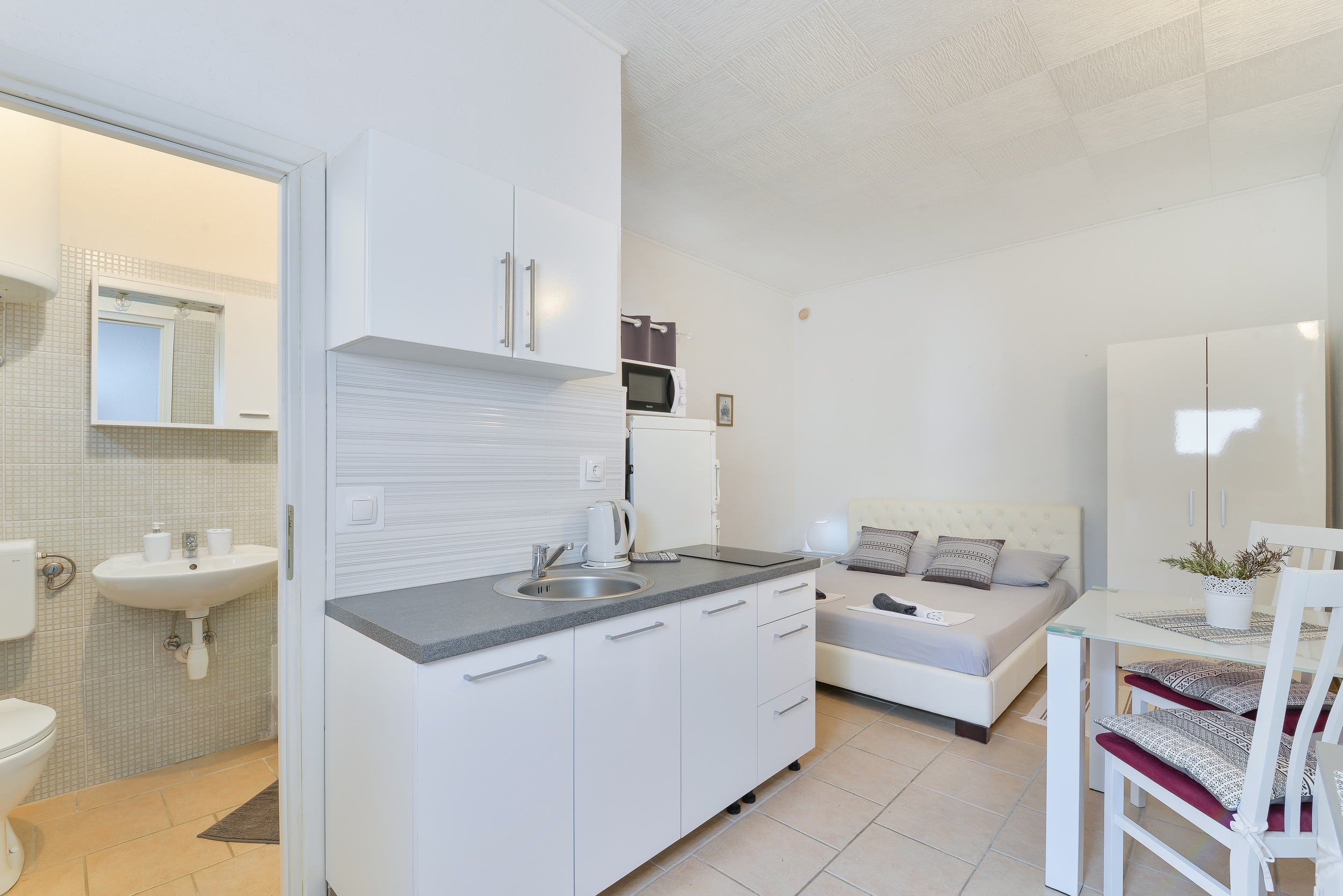 Studio flat with terrace Vir  AS-a