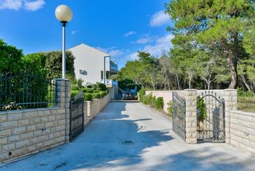 Vir - Pedinka, Vir, Szálláshely 18587 - Apartmanok a tenger közelében kavicsos stranddal.