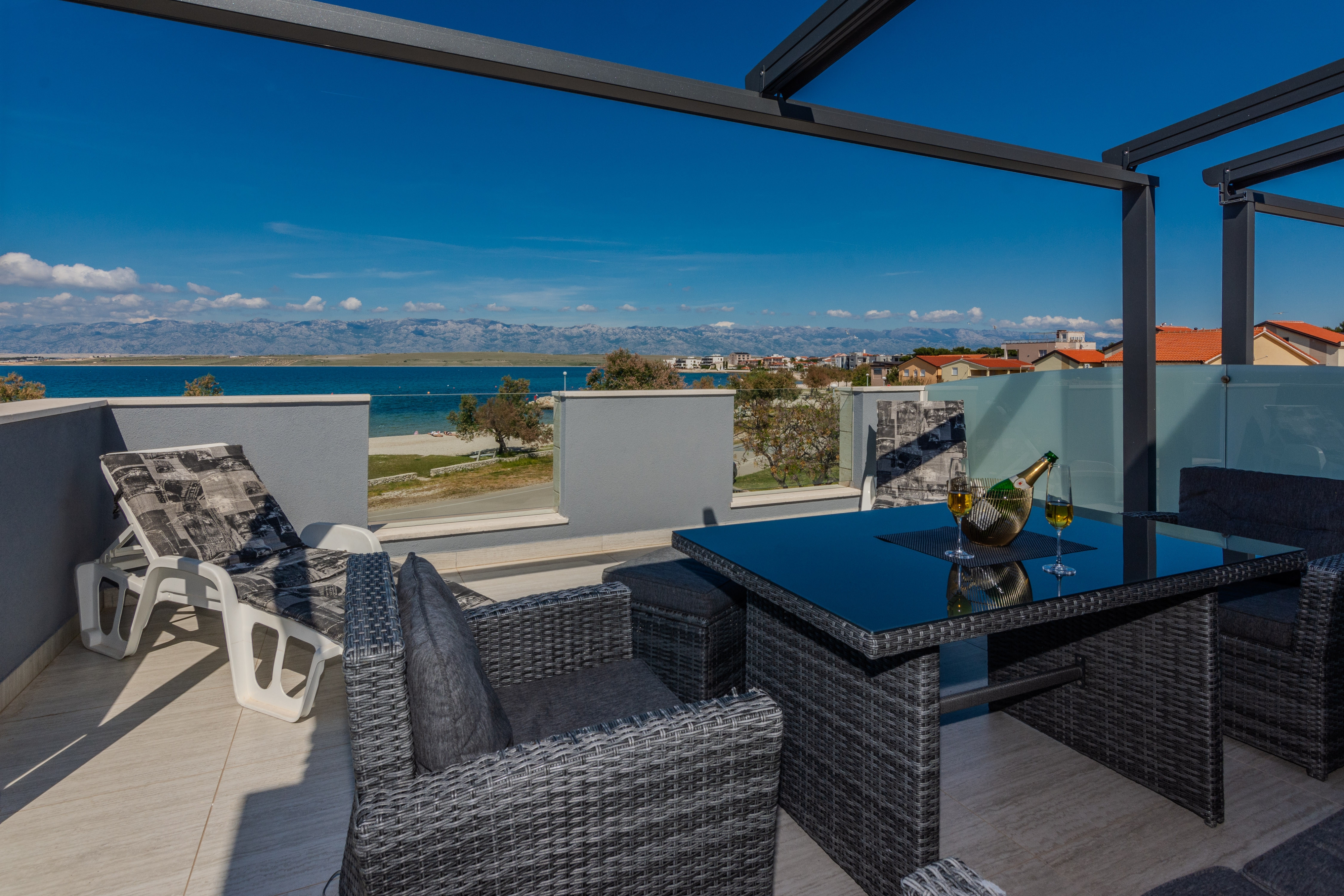 One bedroom apartment near beach Vir  A-a
