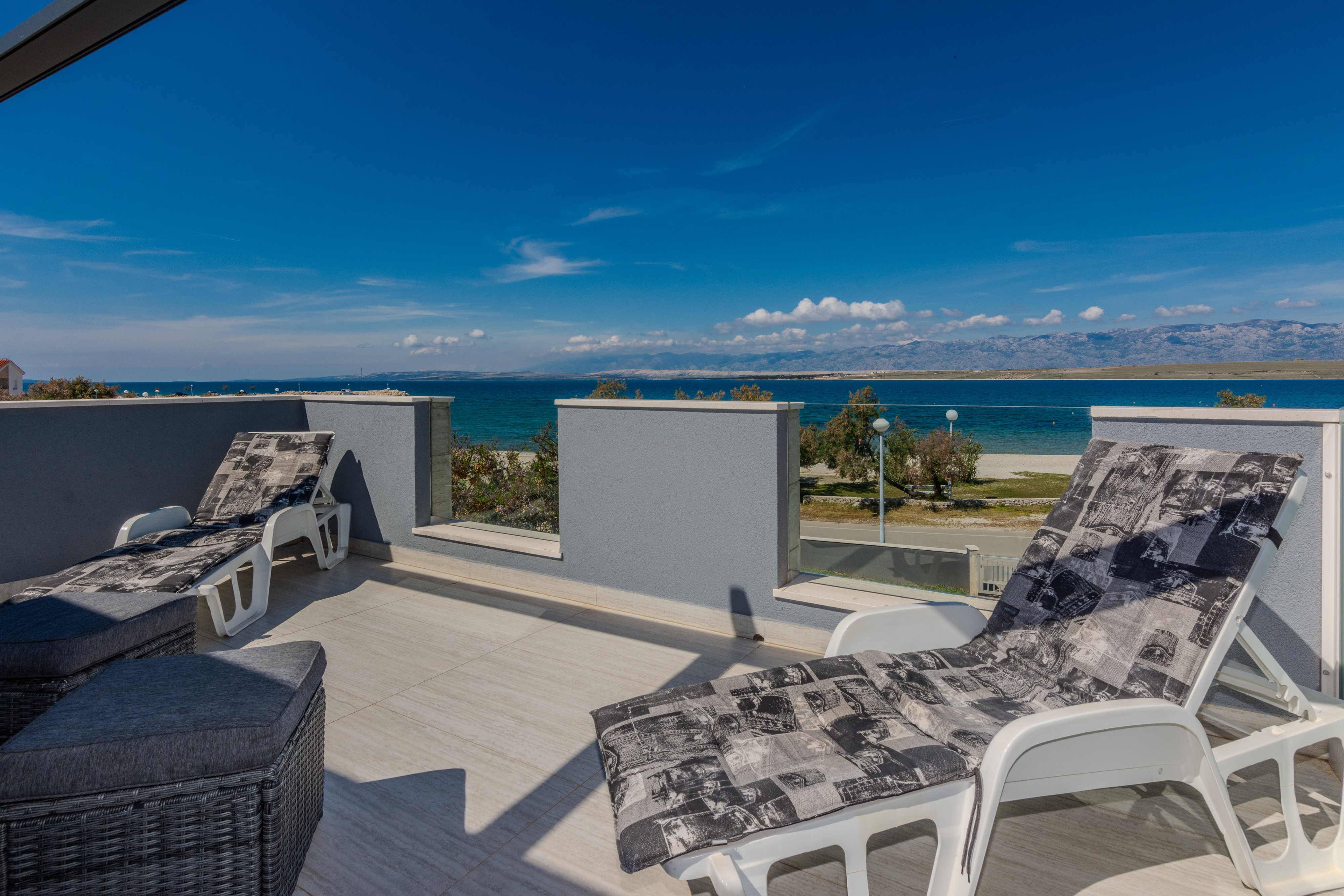 One bedroom apartment near beach Vir  A-a