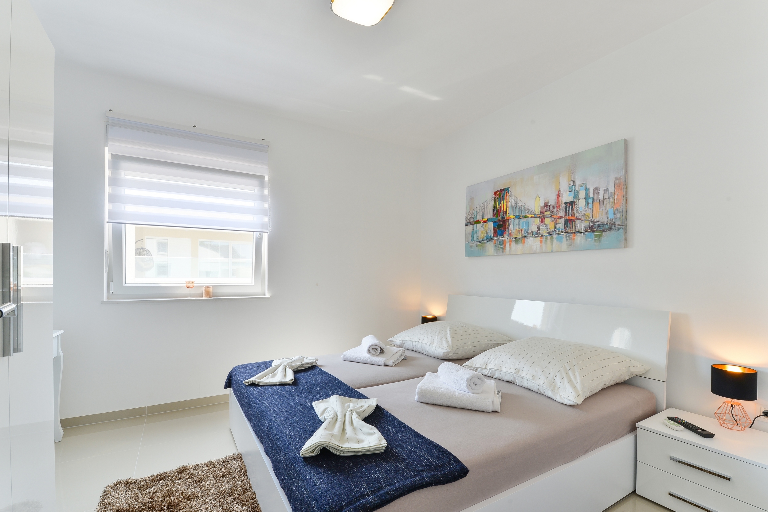 One bedroom apartment with balcony and sea view Vir - Kozjak, Vir  A-b