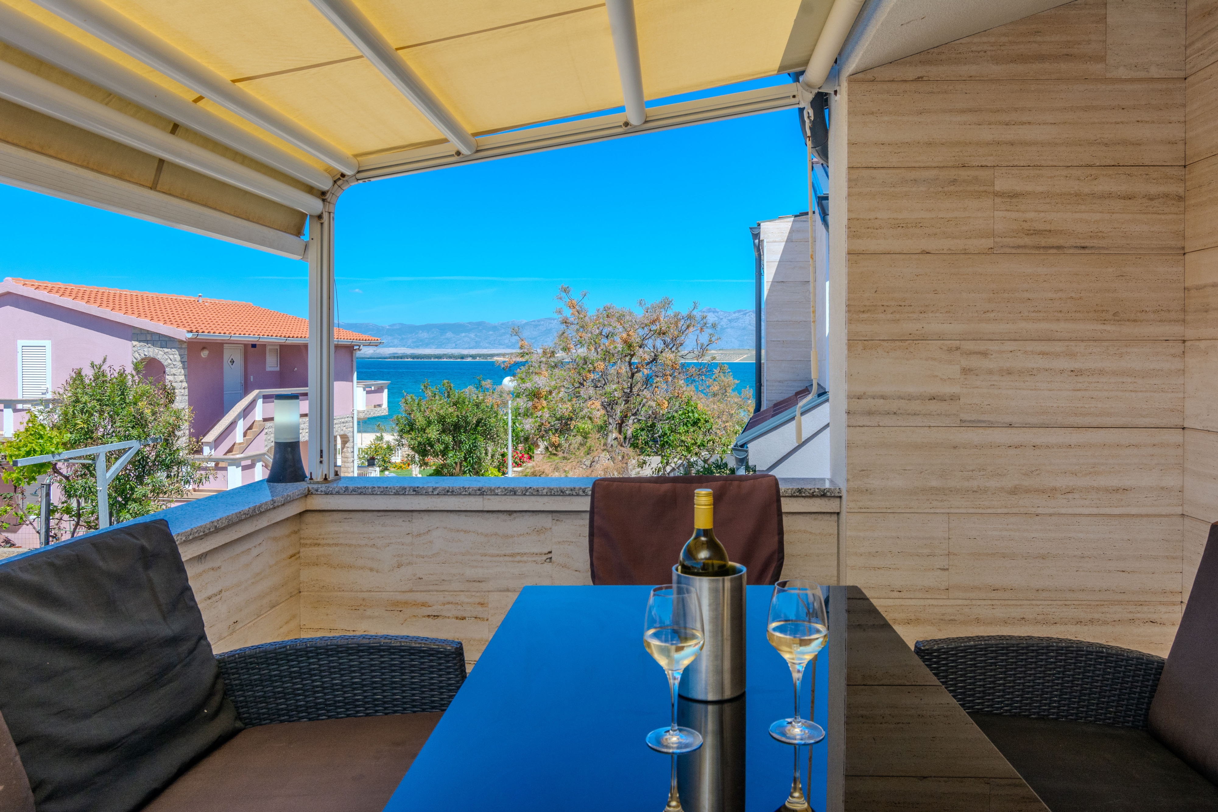 Two bedroom apartment near beach Vir  A-c