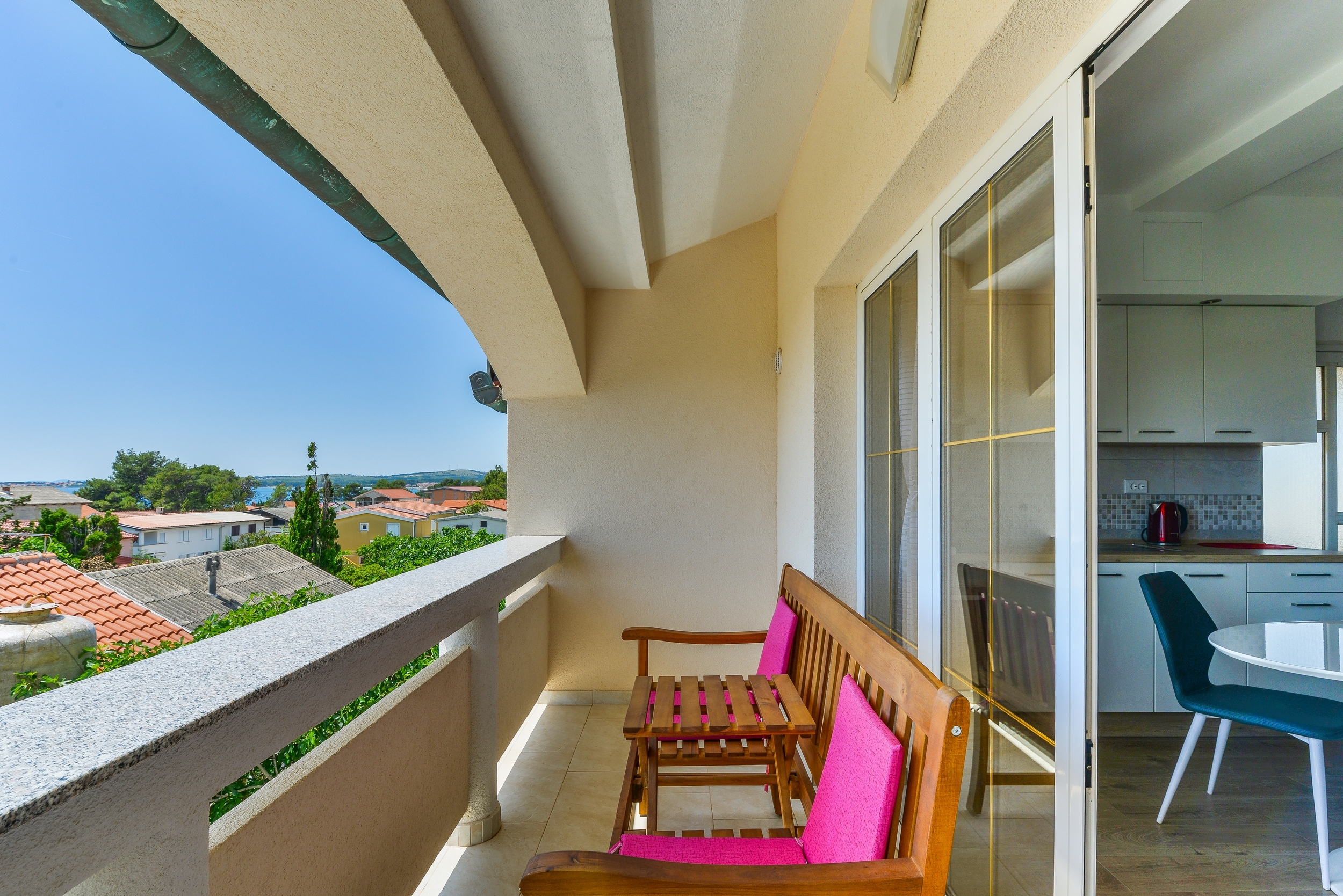 Studio flat with balcony and sea view Vir  AS-a