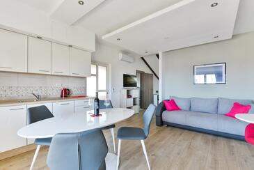 Vir, Гостиная в размещении типа studio-apartment, доступный кондиционер и WiFi.