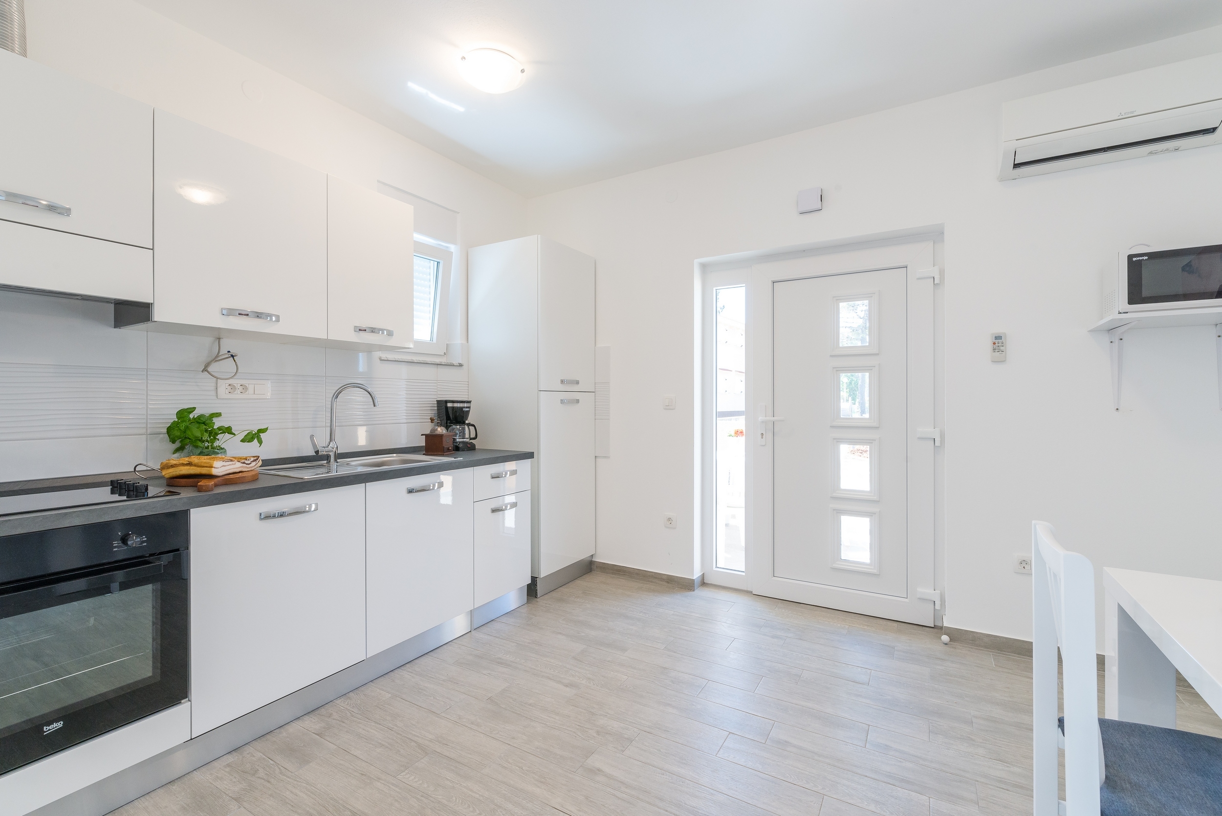 One bedroom apartment with terrace and sea view Privlaka, Zadar  A-b