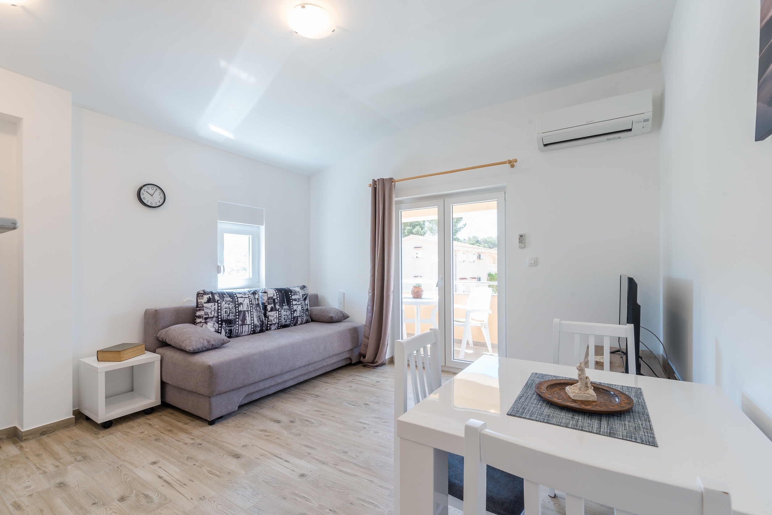 One bedroom apartment with balcony and sea view Privlaka, Zadar  A-d
