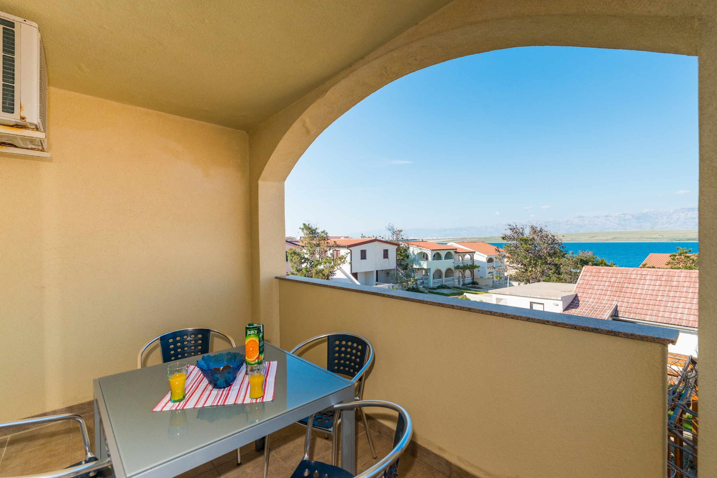 One bedroom apartment with balcony and sea view Vir  A-d
