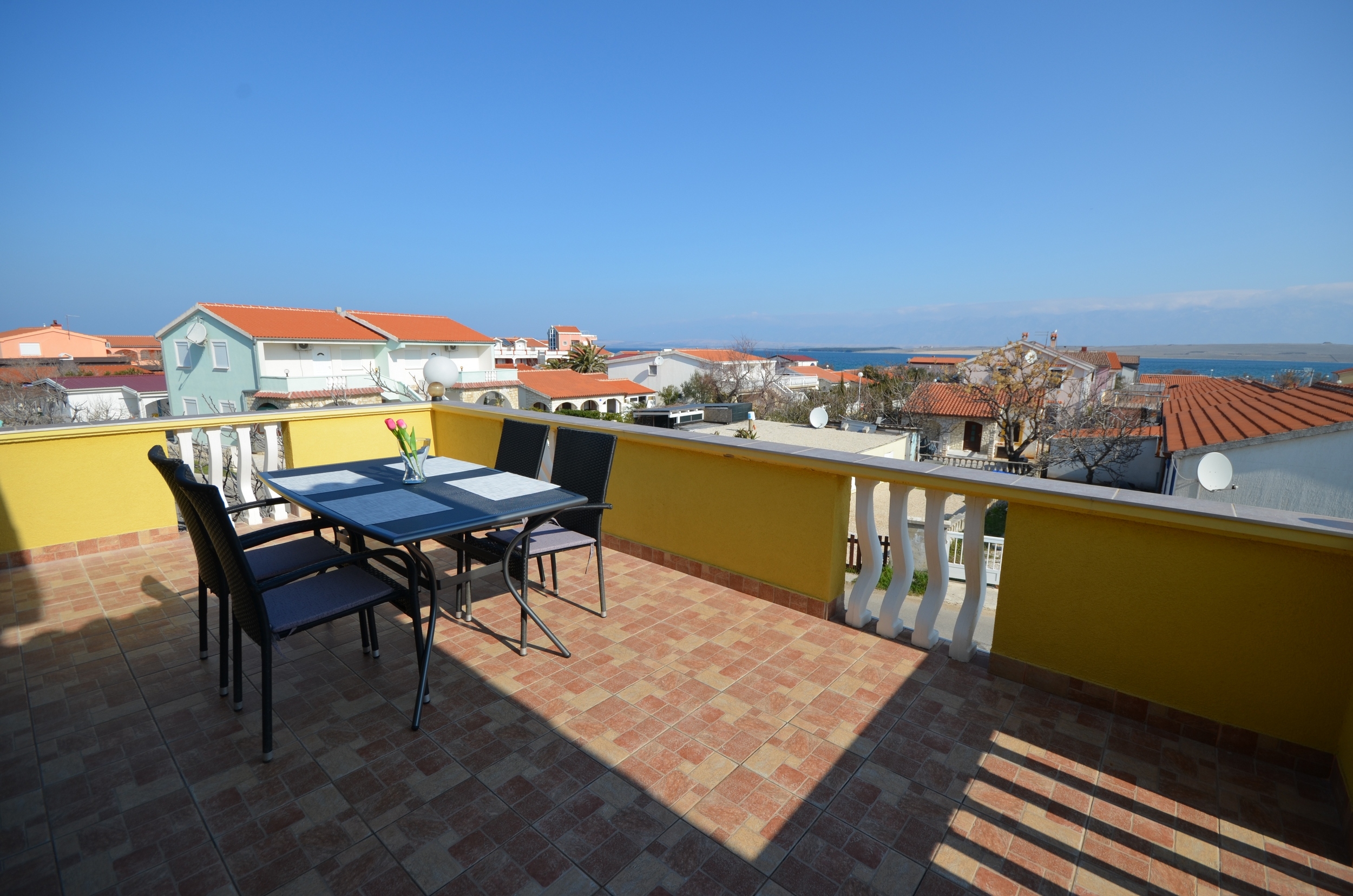 One bedroom apartment with terrace and sea view Vir  A-a