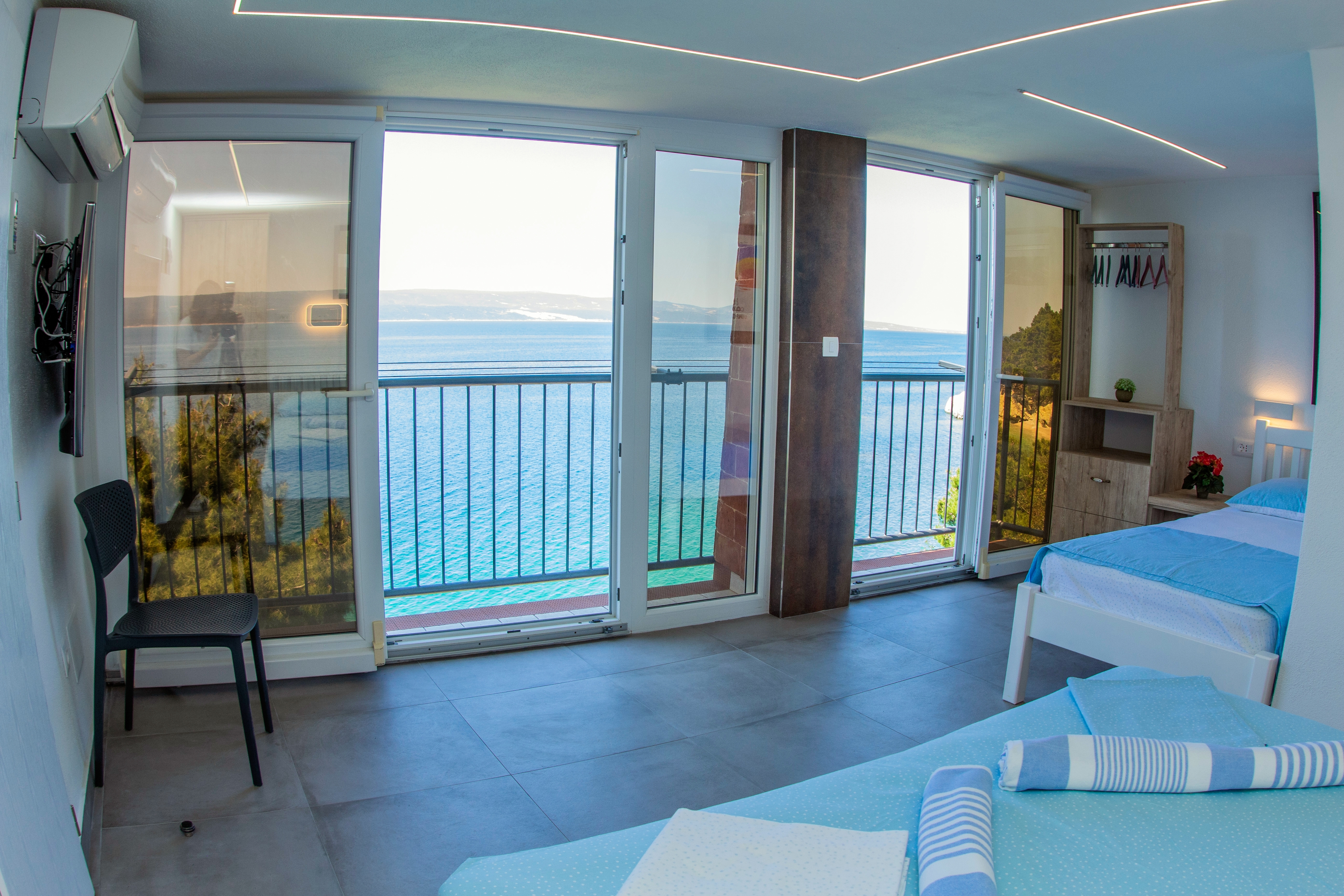 One bedroom apartment near beach Pisak, Omiš  A-a