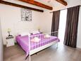 Bedroom 2 Kolan, Bedroom 2 in the house, air condition available, (pet friendly) and WiFi.