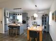 Dining room Dicmo, Dining room in the house, air condition available, (pet friendly) and WiFi.