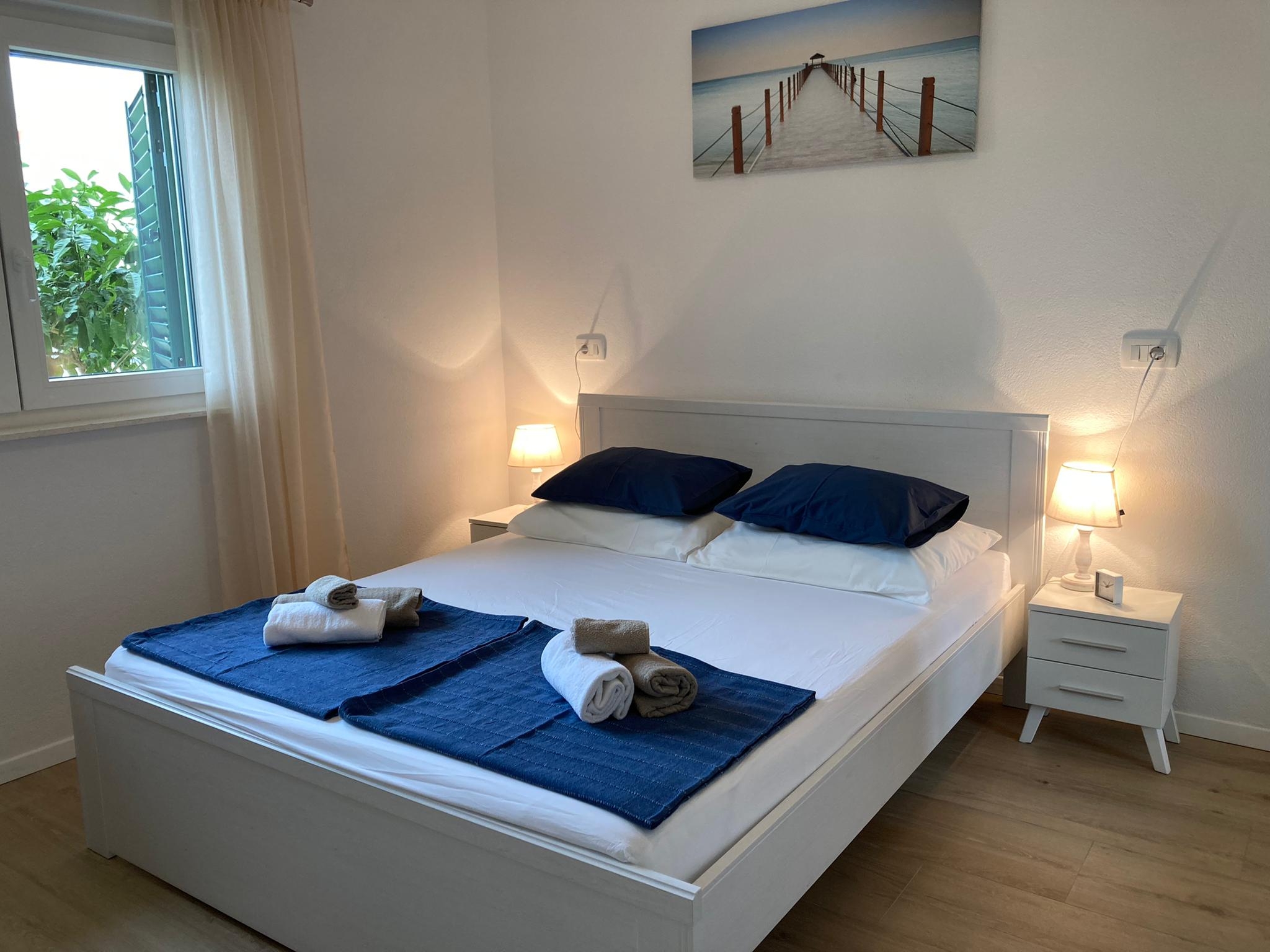 Two bedroom apartment with terrace and sea view Poljica, Trogir  A-a