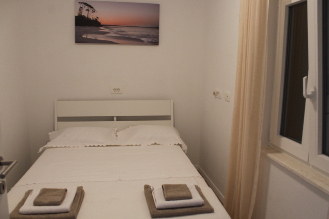 Two bedroom apartment with terrace and sea view Poljica, Trogir  A-a
