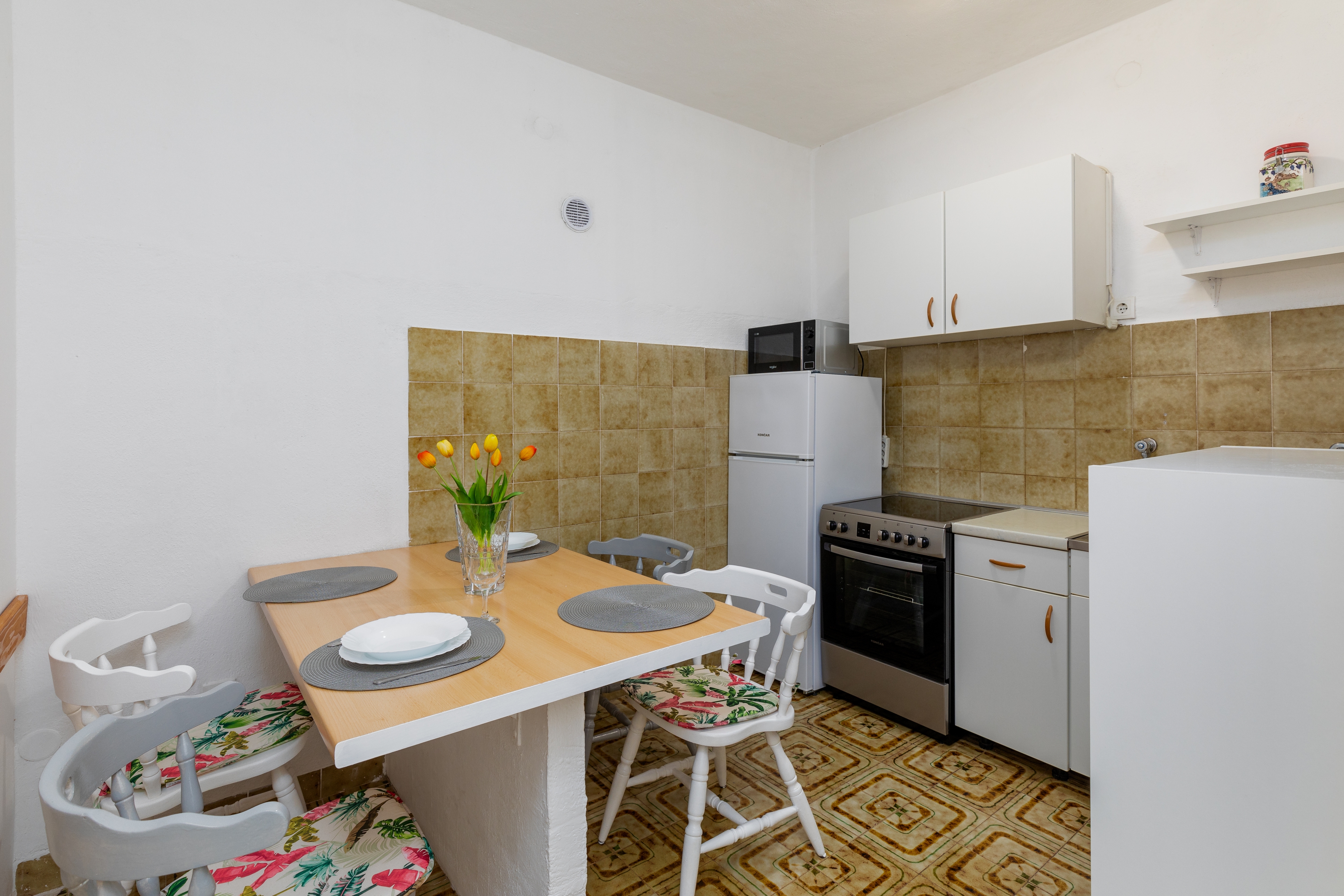 Studio flat with balcony and sea view Lokva Rogoznica, Omiš (AS-18638-a)