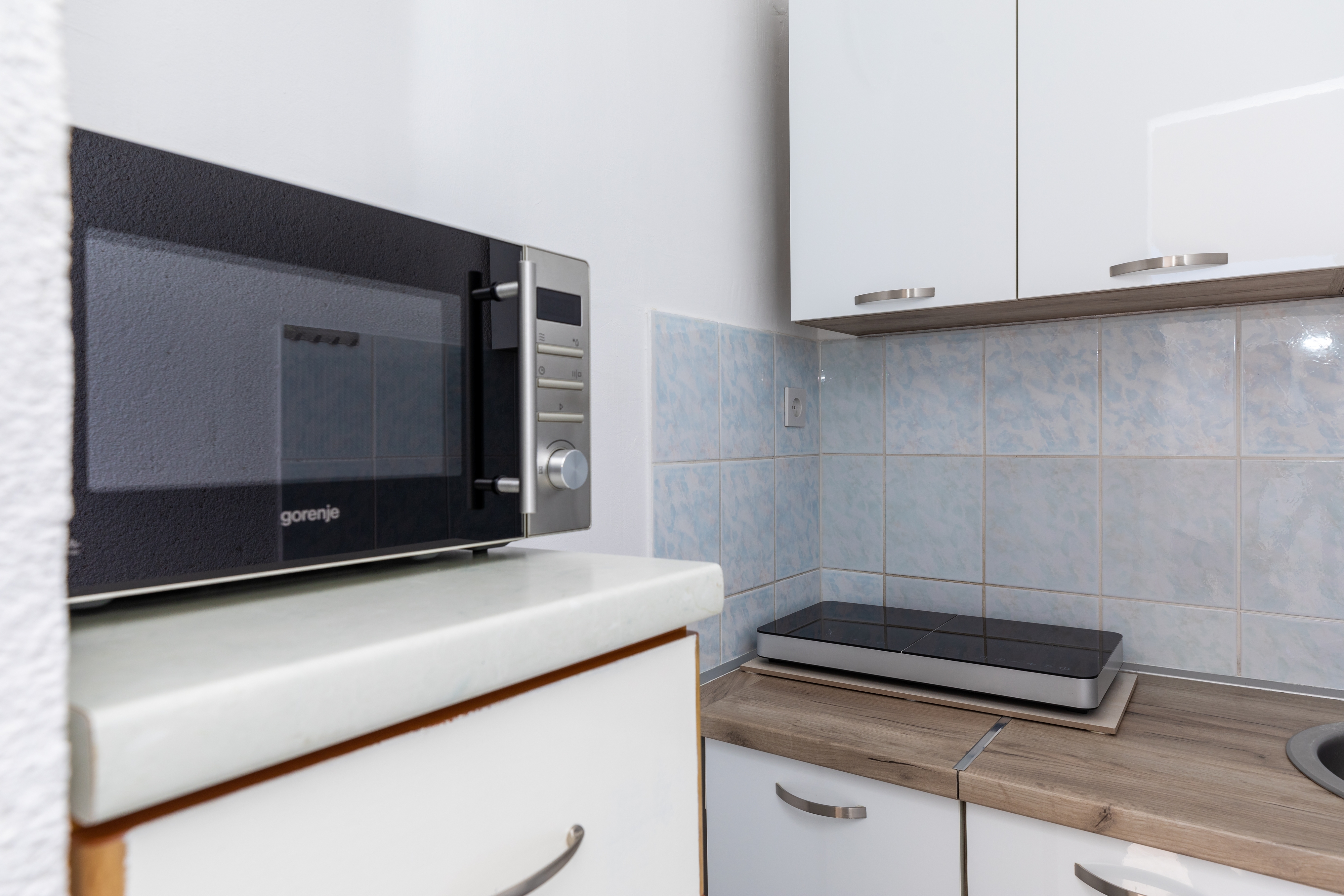 Studio flat with balcony and sea view Lokva Rogoznica, Omiš (AS-18638-b)