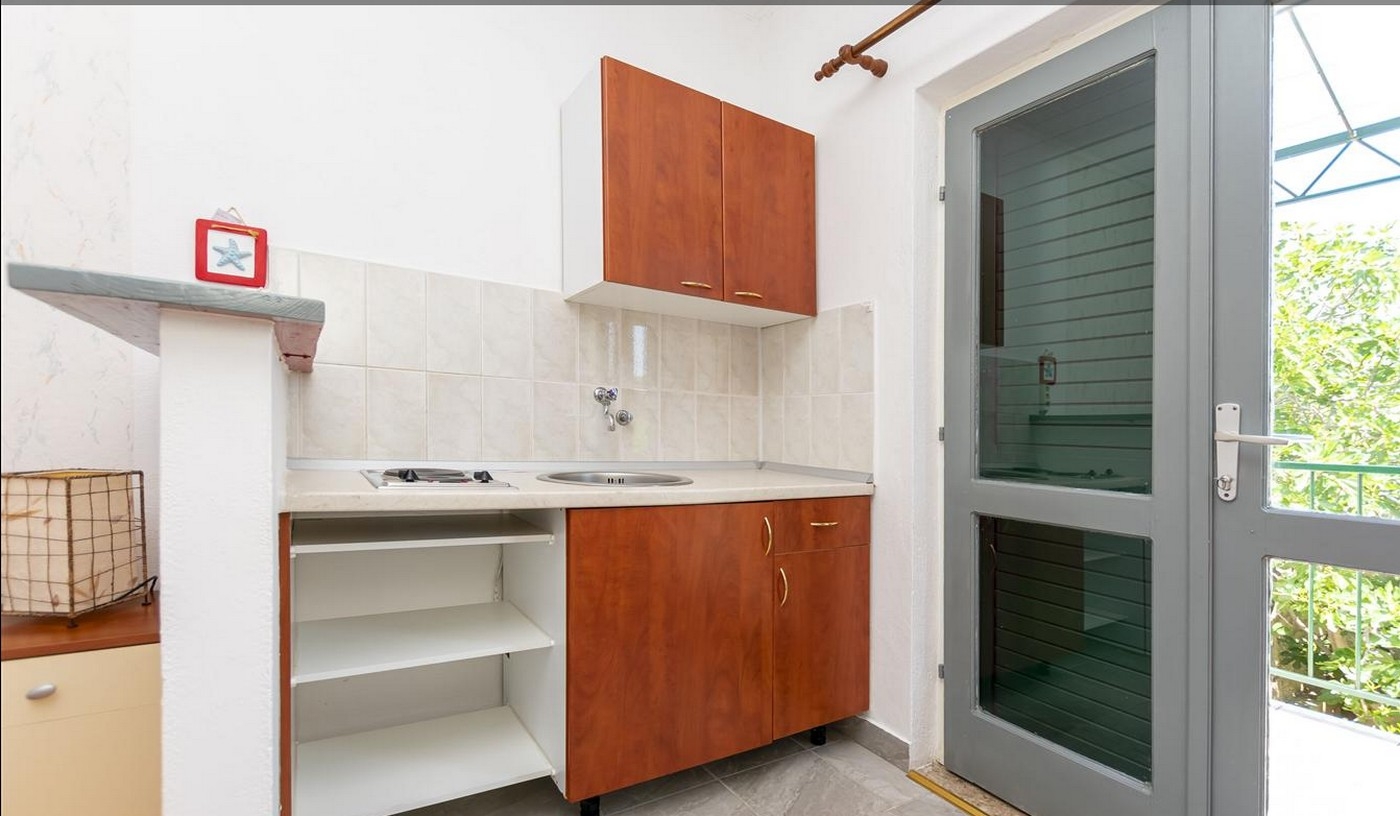 Studio flat with terrace and sea view Lokva Rogoznica, Omiš (AS-18638-e)