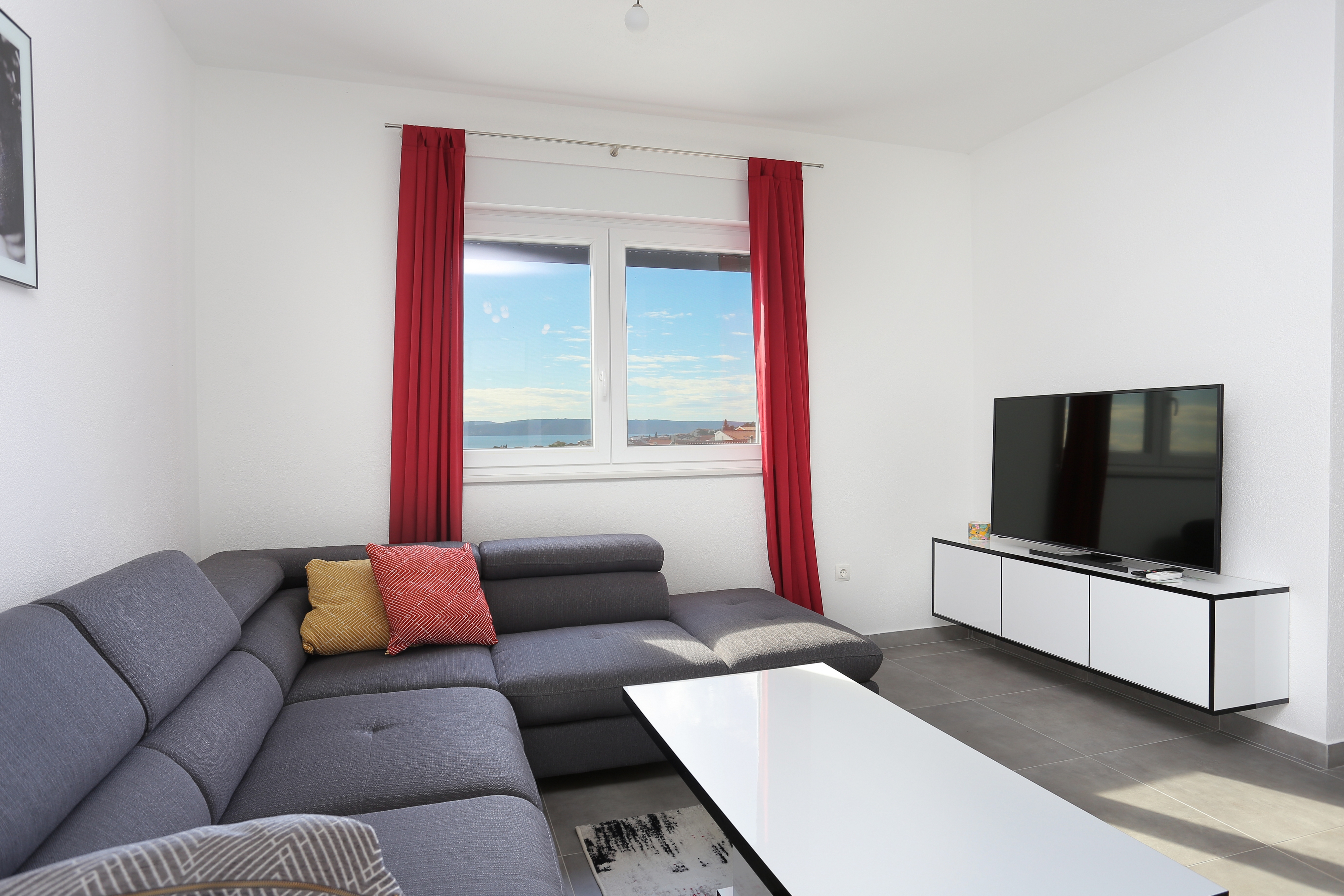 Two bedroom apartment with terrace and sea view Mavarštica, Čiovo (A-18642-a)