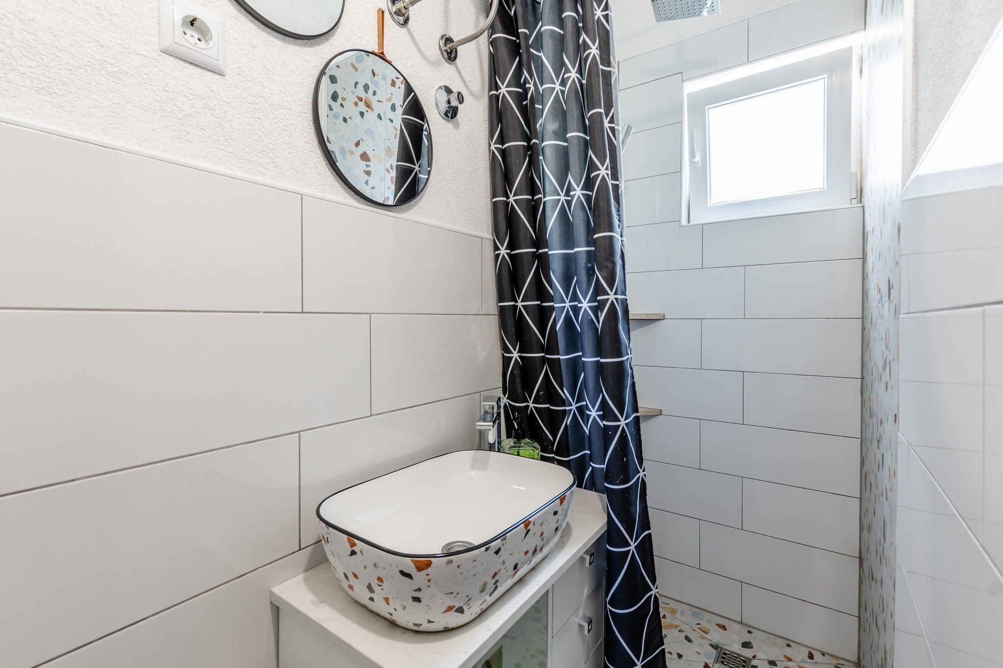 Two bedroom apartment with terrace Sabunike, Zadar  A-a
