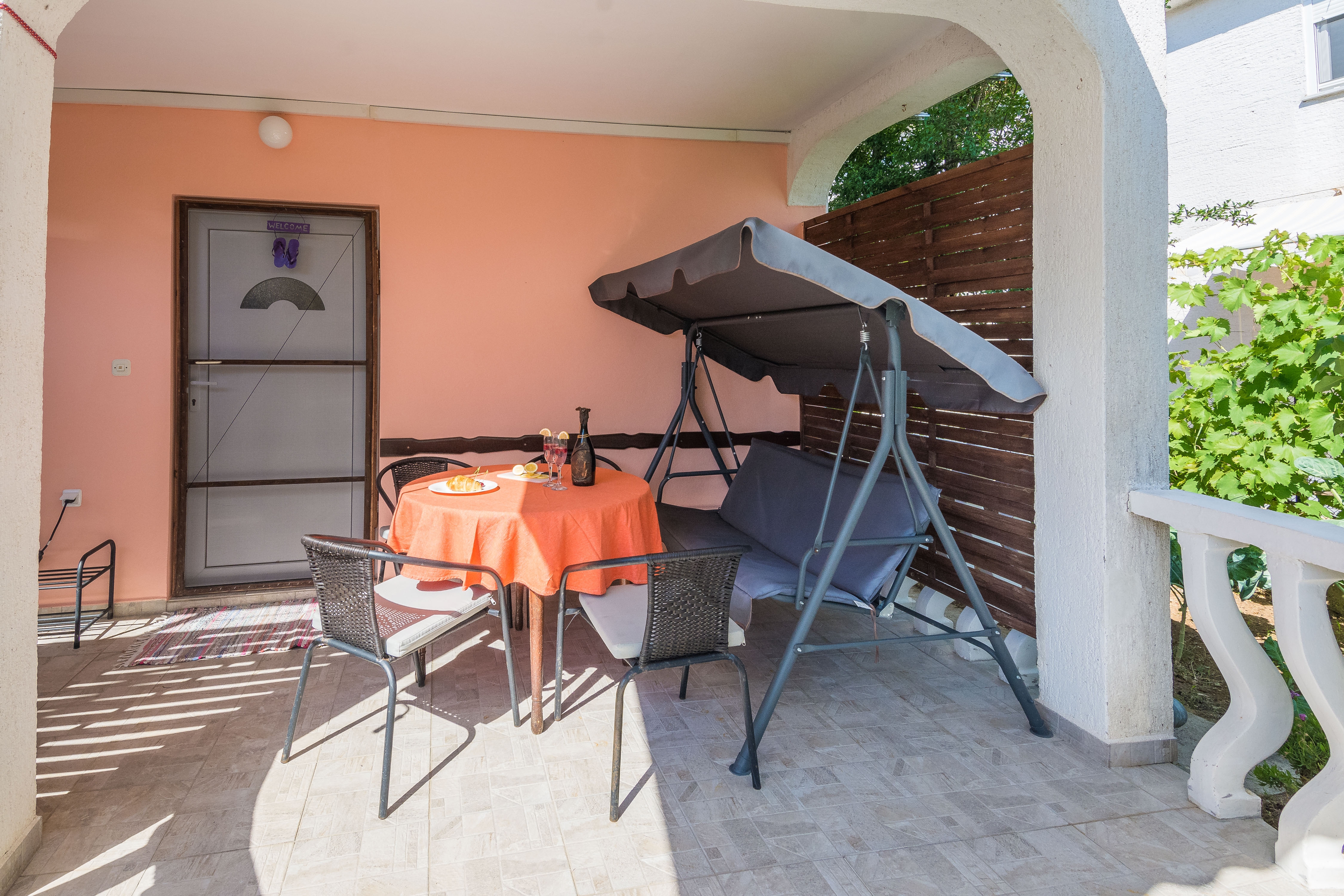 Two bedroom apartment with terrace Sabunike, Zadar  A-a