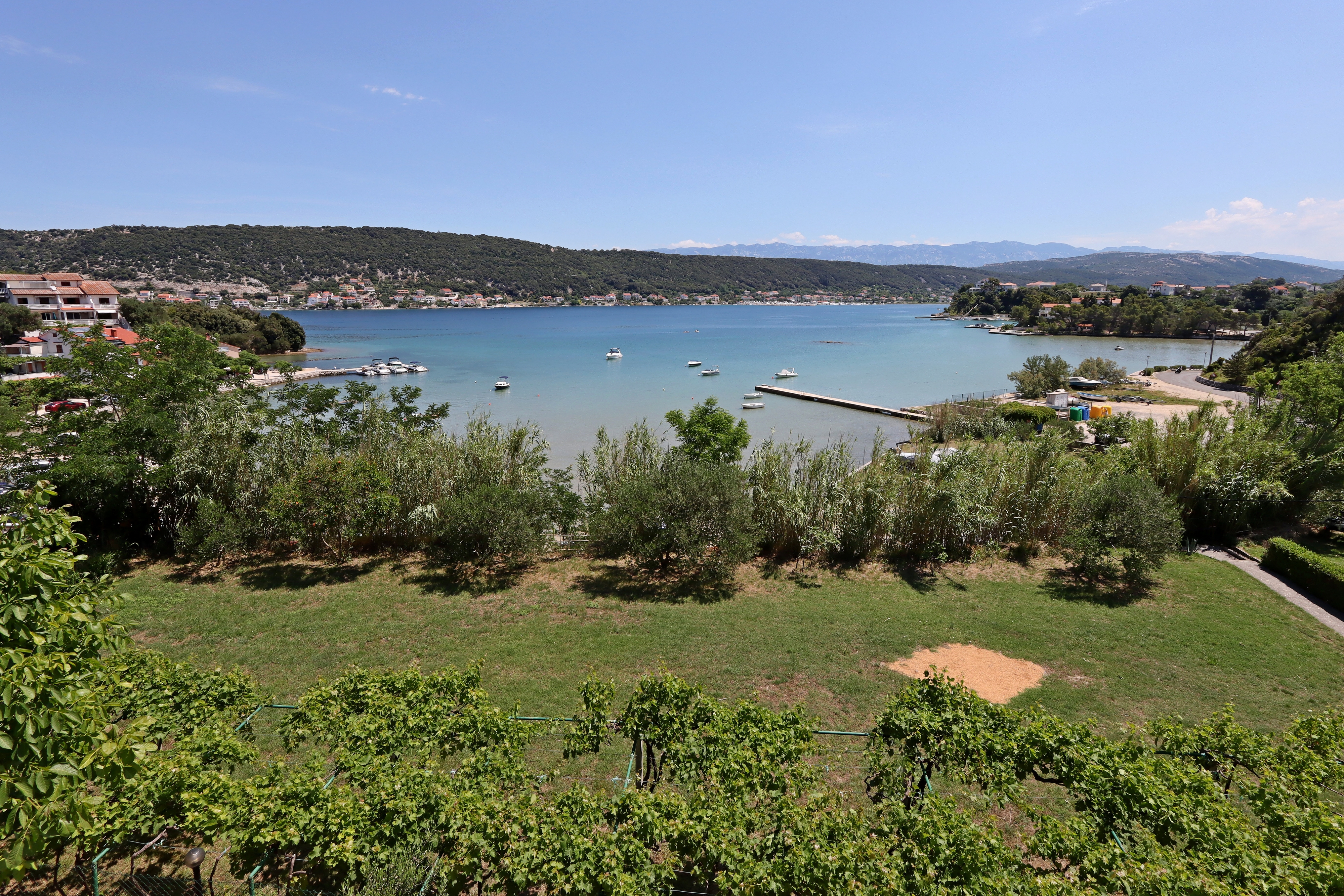 Two bedroom apartment near beach Supetarska Draga - Gonar, Rab  A-a