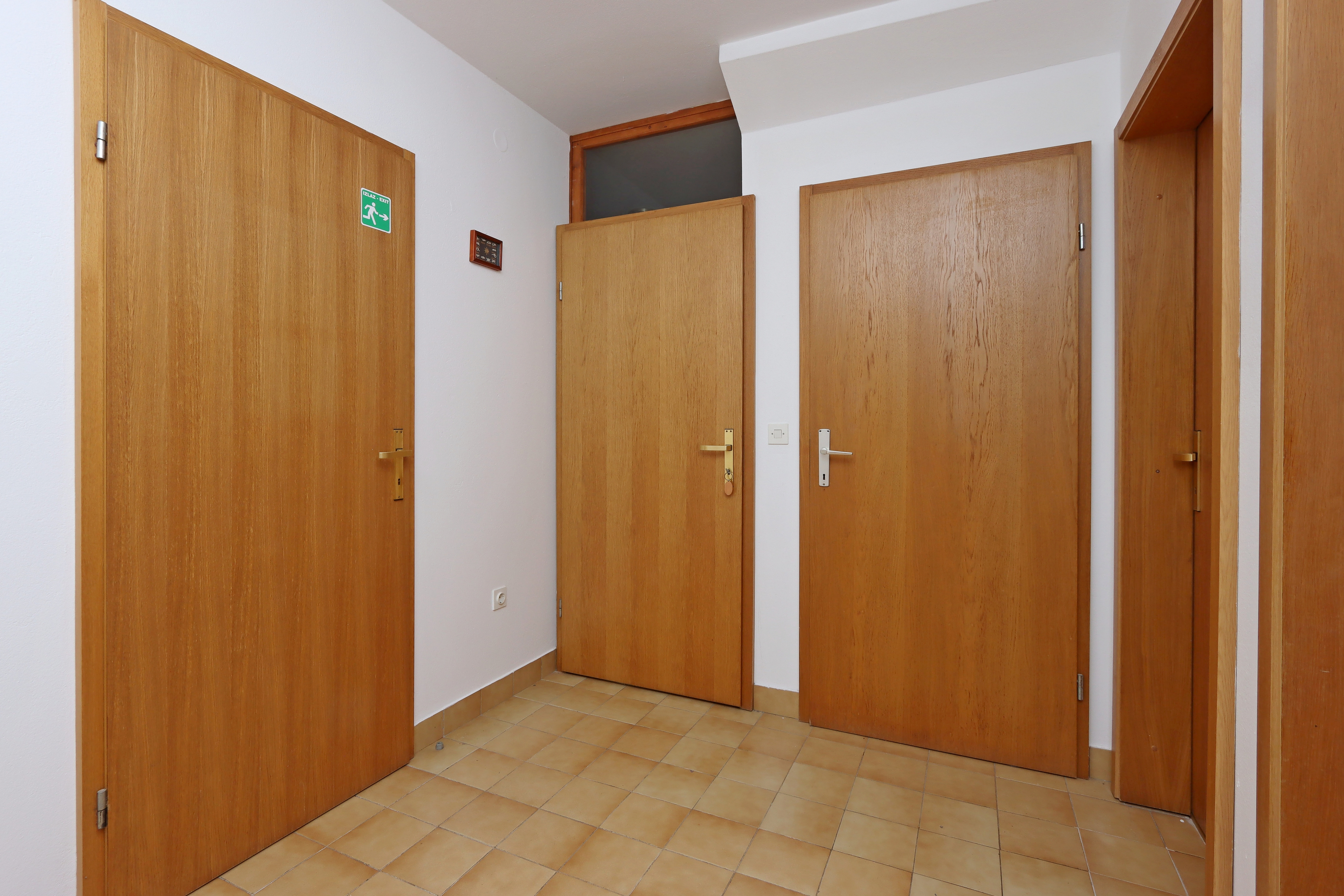 One bedroom apartment near beach Supetarska Draga - Gonar, Rab  A-b