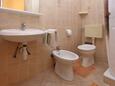 Ванная комната 1 Supetarska Draga - Gonar, Ванная комната 1 в размещении типа apartment, WiFi.