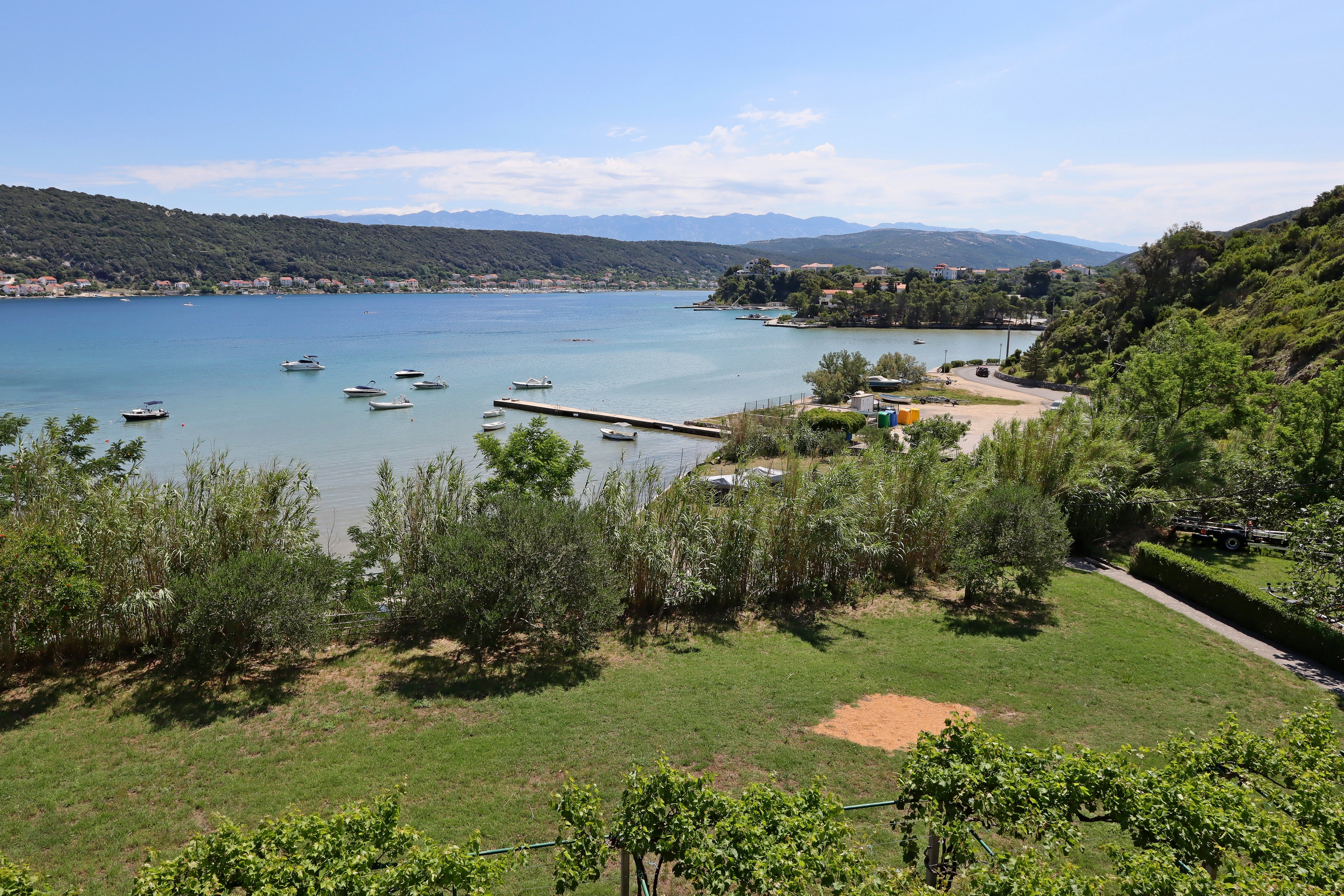 Two bedroom apartment near beach Supetarska Draga - Gonar, Rab  A-d