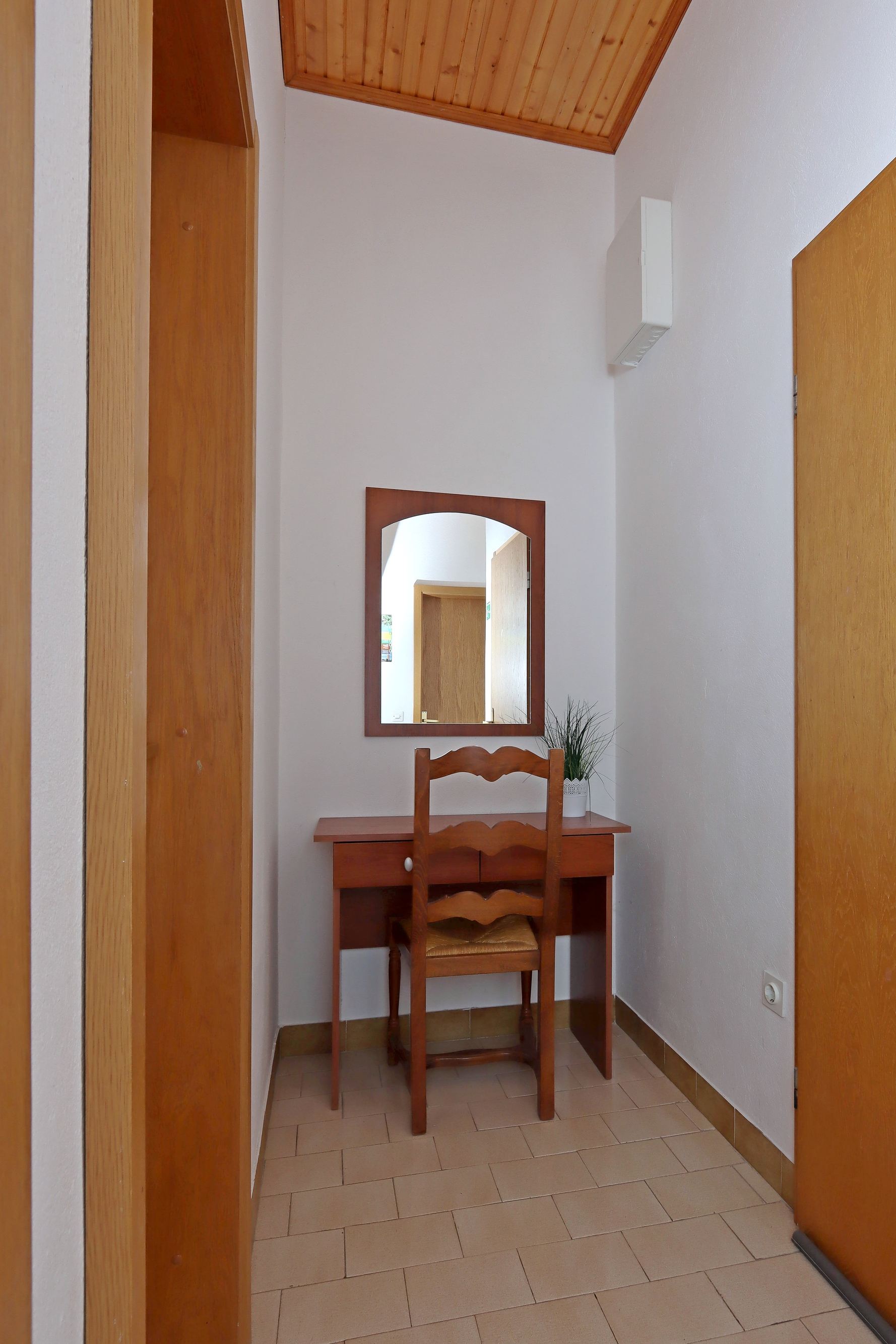Two bedroom apartment near beach Supetarska Draga - Gonar, Rab  A-d