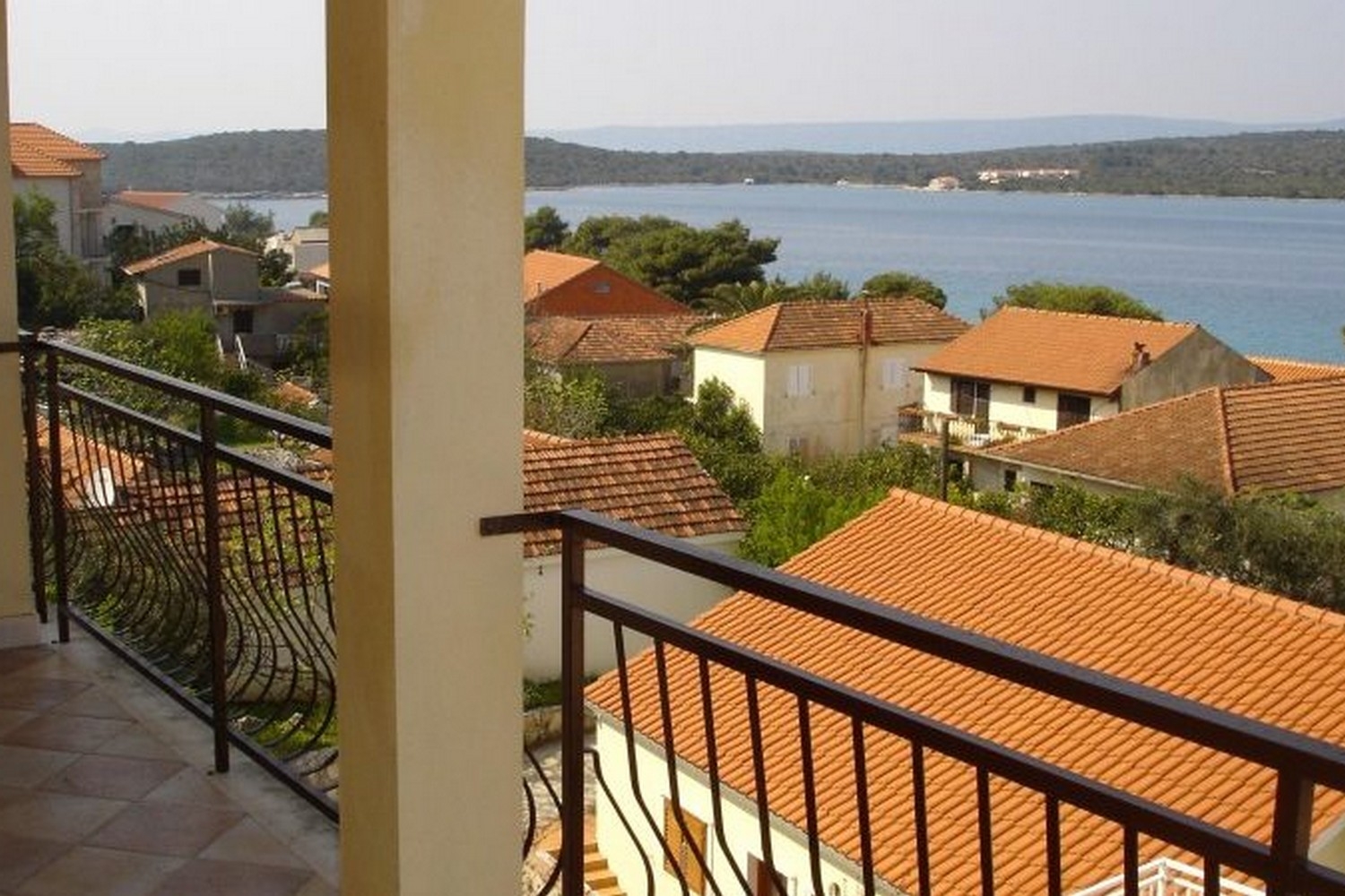 Two bedroom apartment with balcony and sea view Lovište, Pelješac  A-b