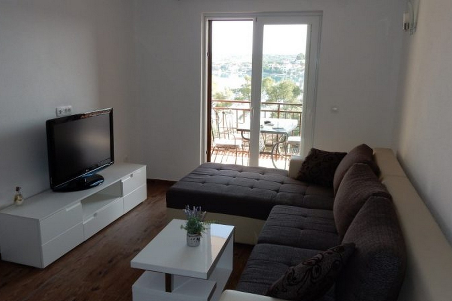One bedroom apartment with terrace and sea view Lovište, Pelješac (A-18656-c)