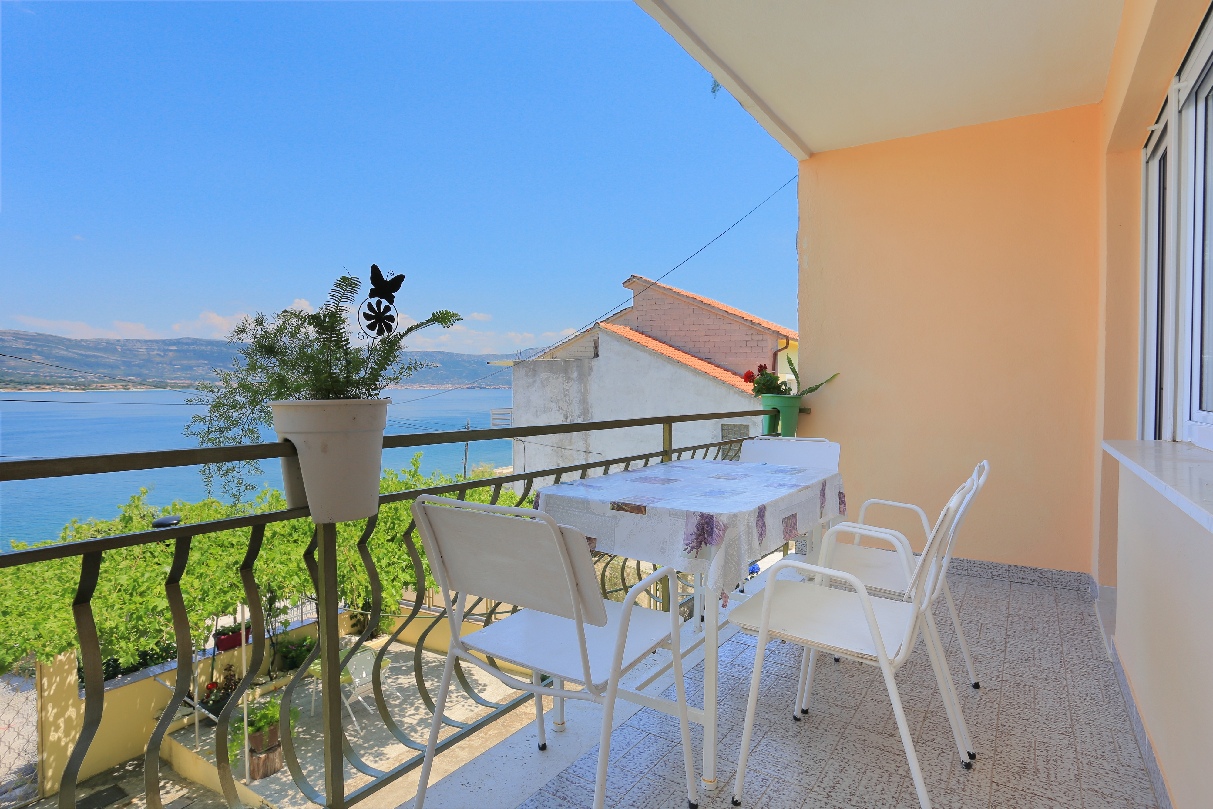 Two bedroom apartment near beach Arbanija, Čiovo  A-a
