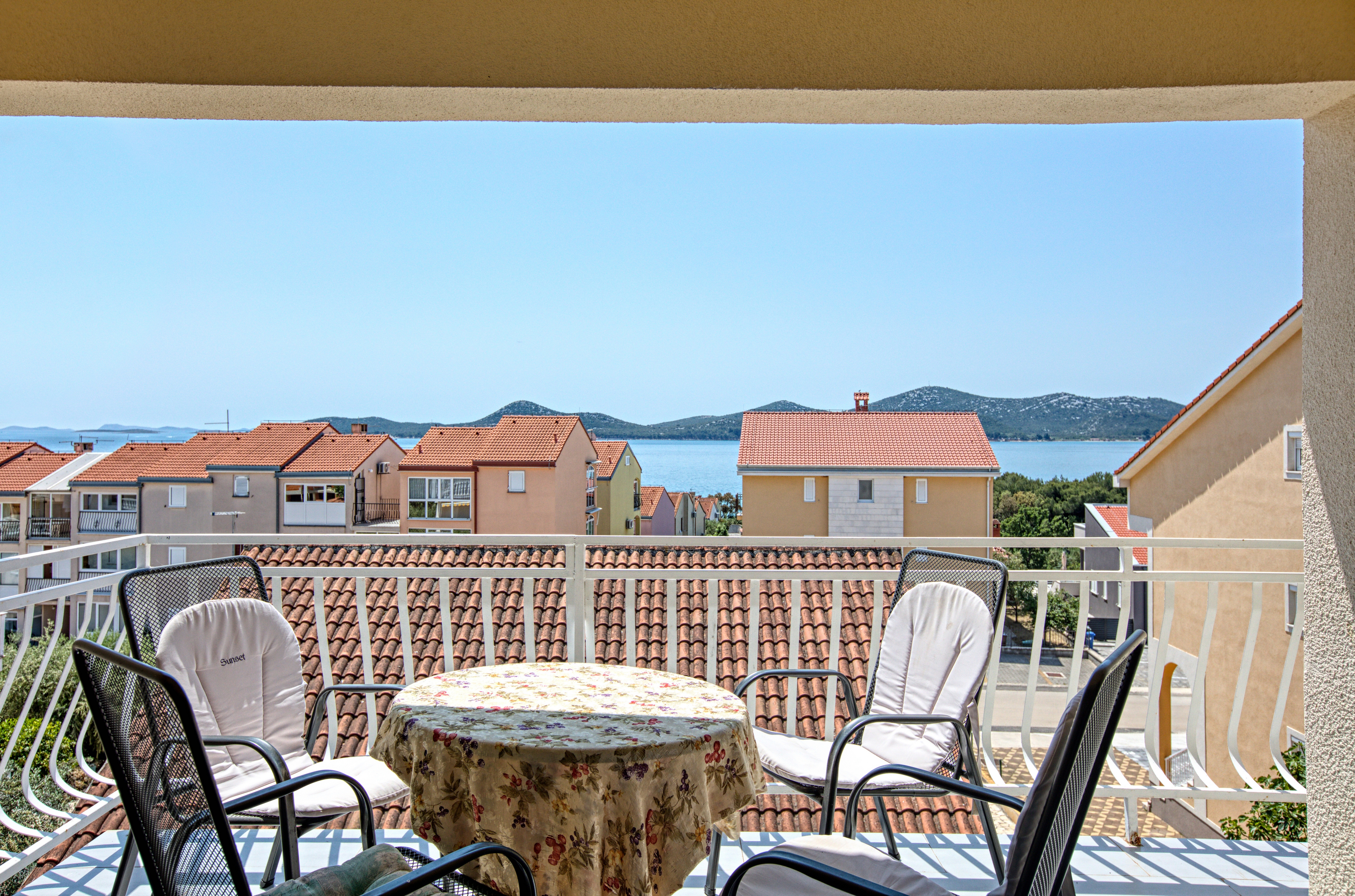 Two bedroom apartment with balcony and sea view Biograd na Moru, Biograd  A-c