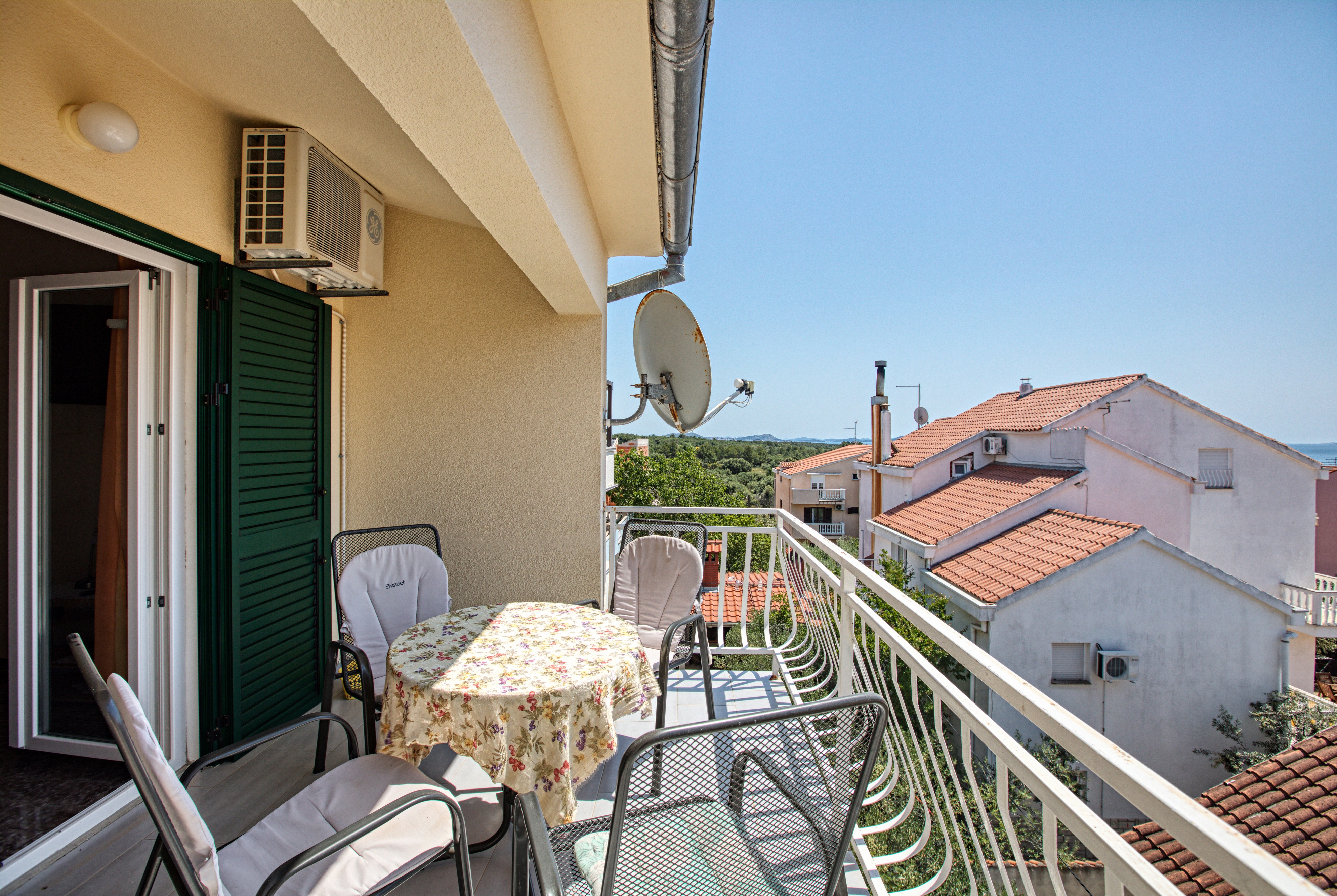 Two bedroom apartment with balcony and sea view Biograd na Moru, Biograd  A-c
