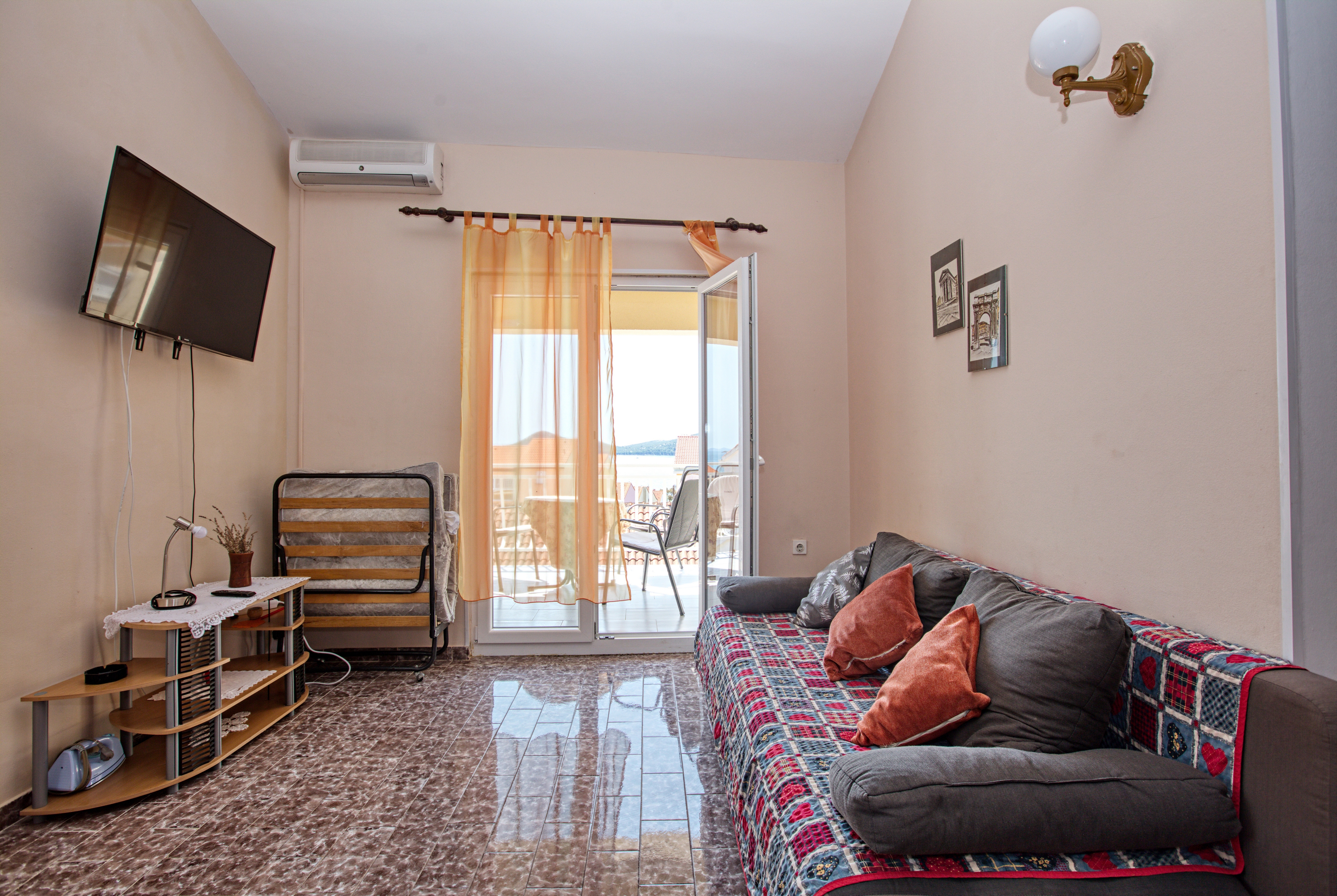 Two bedroom apartment with balcony and sea view Biograd na Moru, Biograd (A-18665-c)