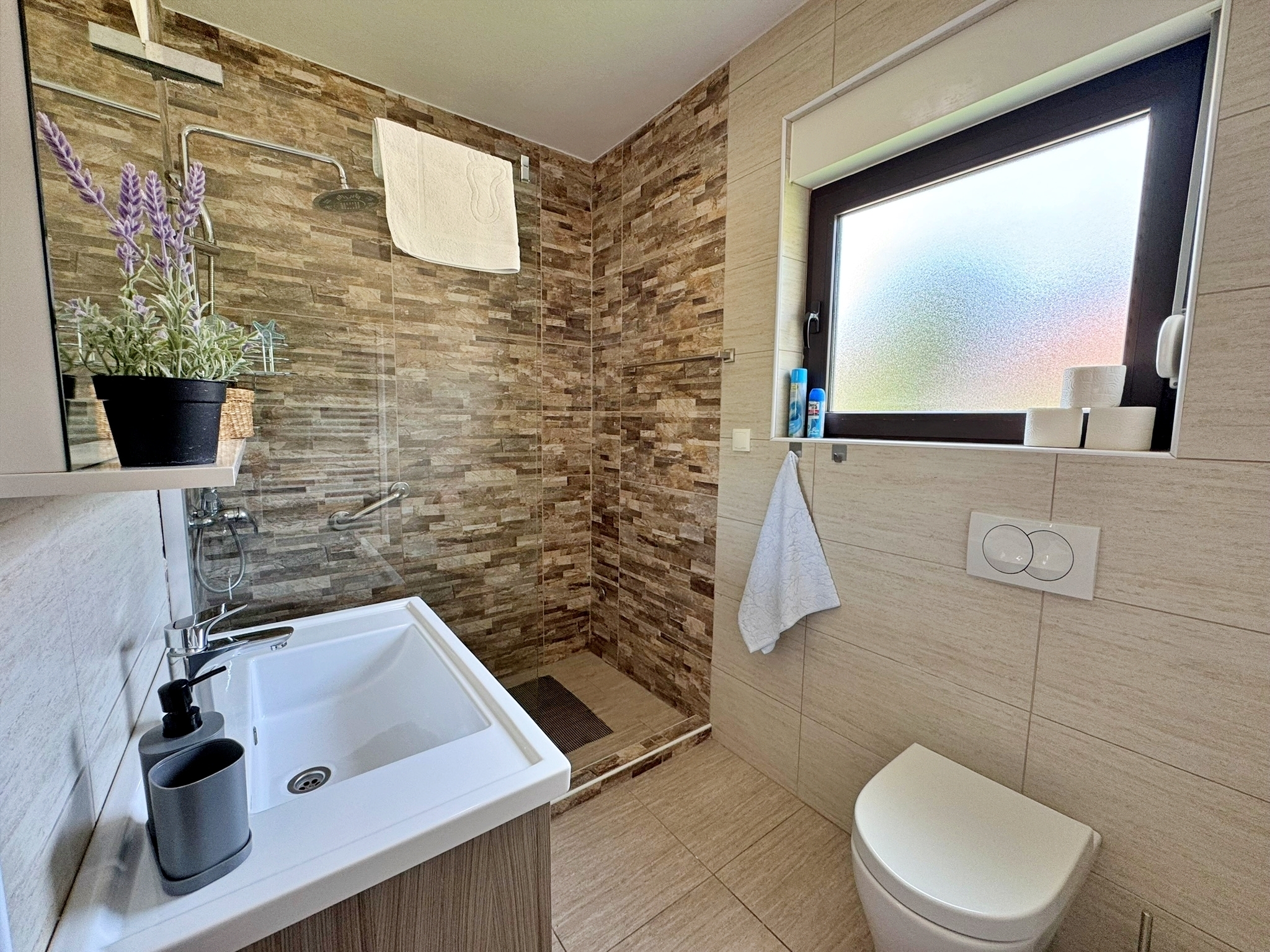 Two bedroom apartment with terrace and sea view Šilo, Krk  A-a