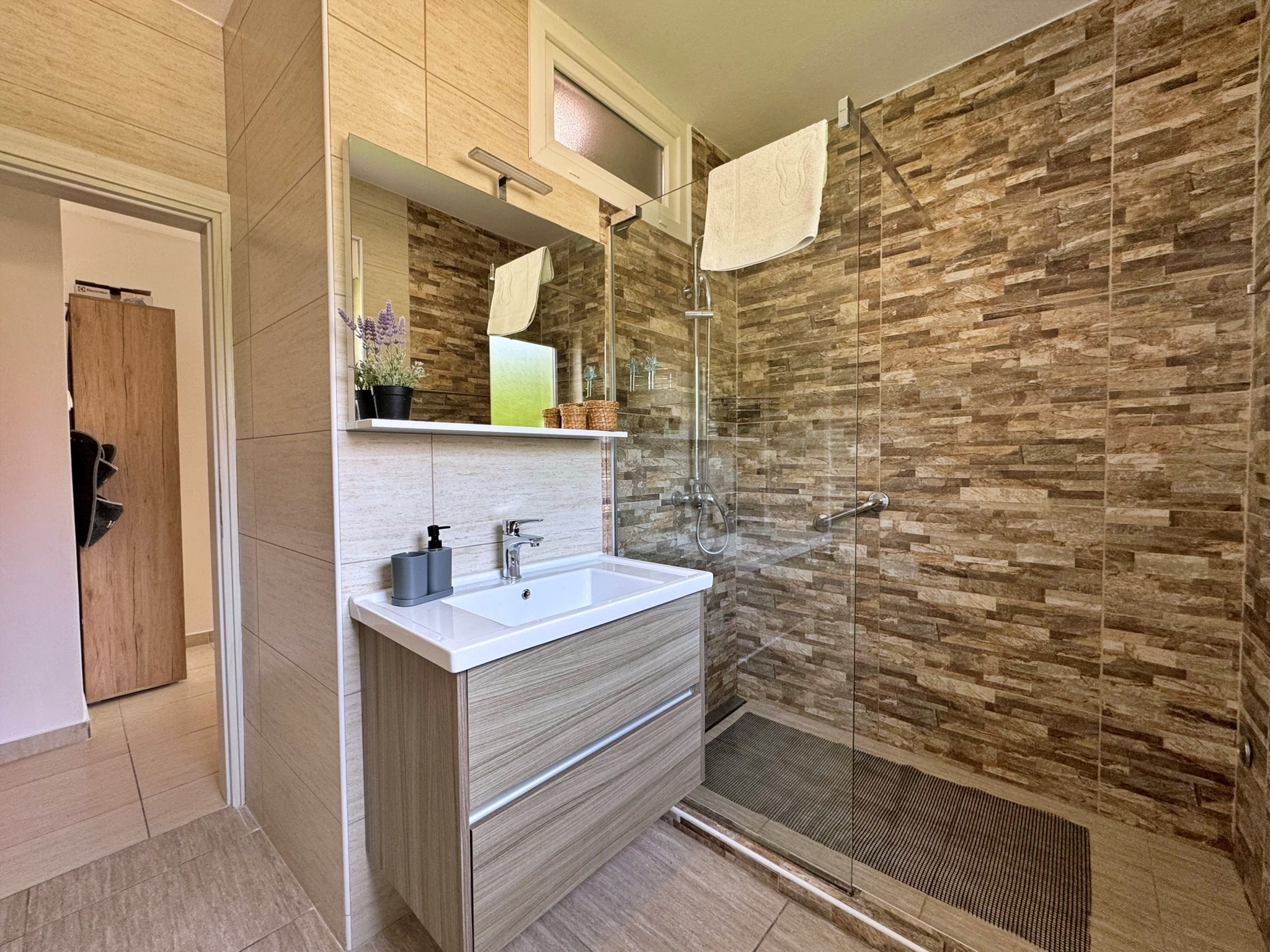 Two bedroom apartment with terrace and sea view Šilo, Krk  A-a