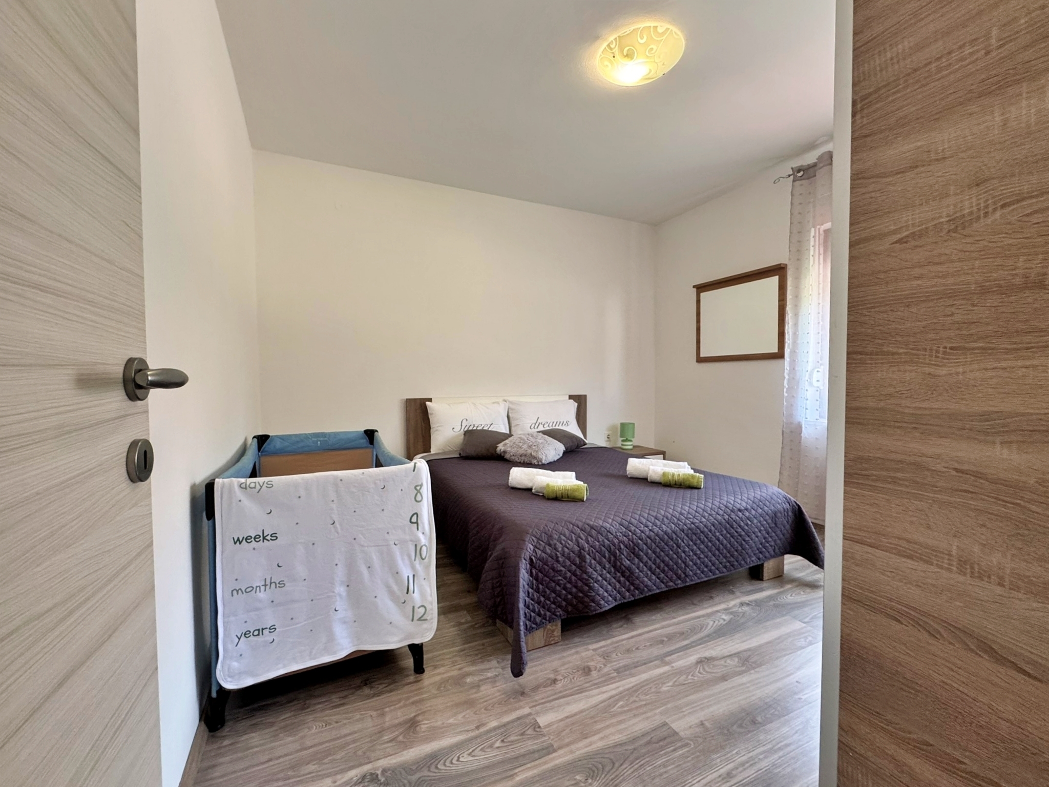 Two bedroom apartment with terrace and sea view Šilo, Krk  A-a