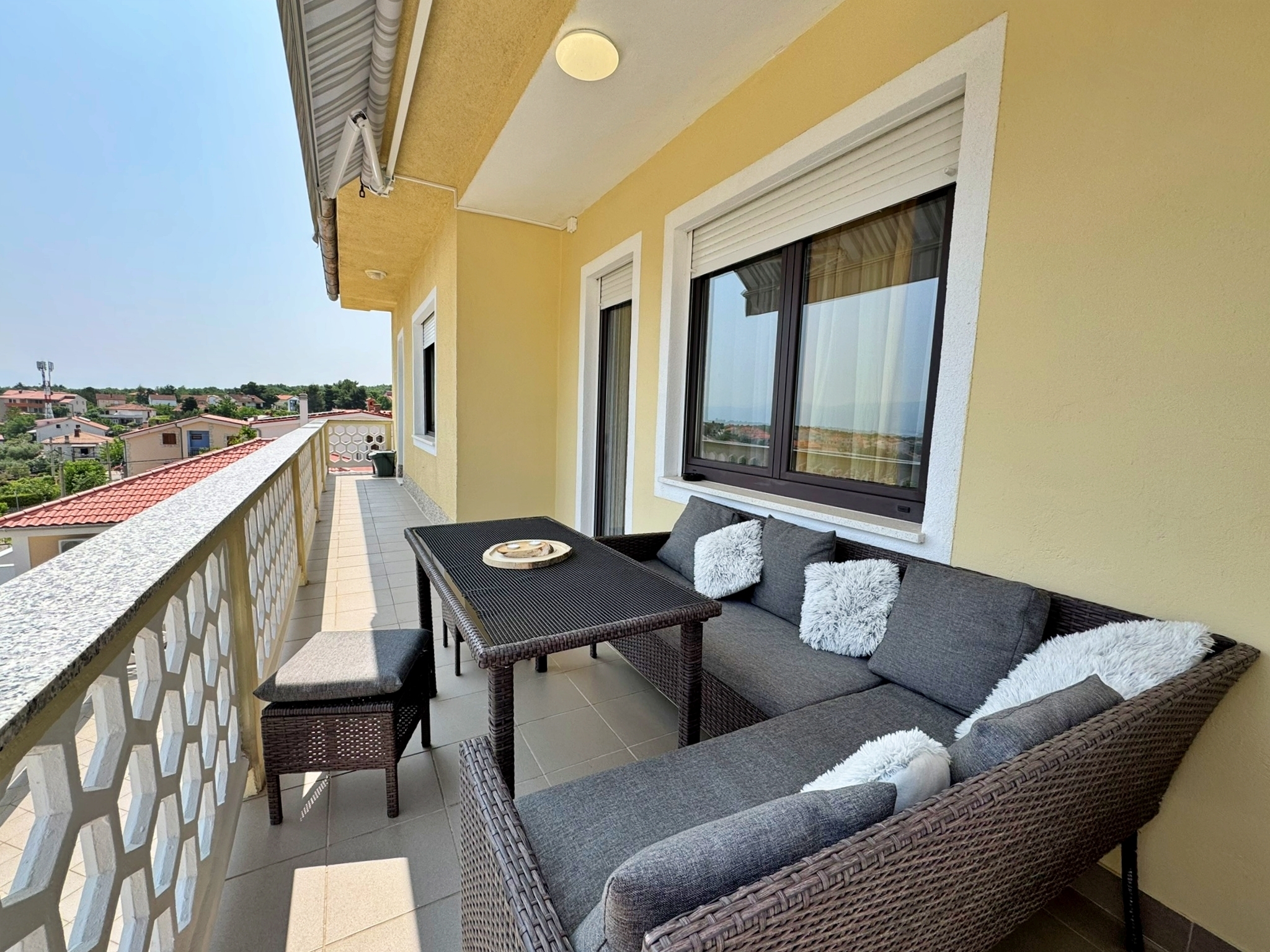 Two bedroom apartment with terrace and sea view Šilo, Krk  A-a
