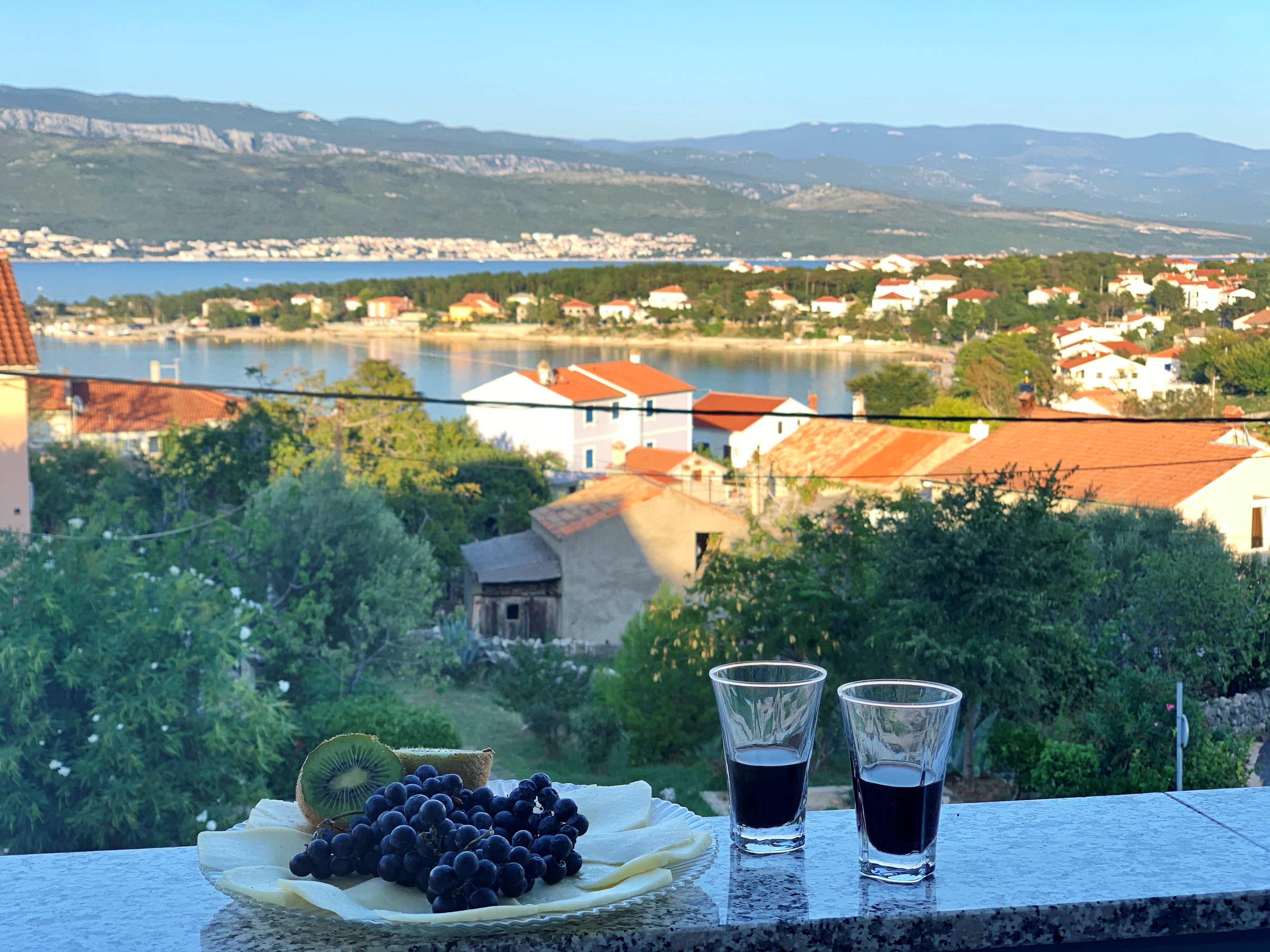 Two bedroom apartment with terrace and sea view Šilo, Krk  A-a