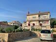 Aparcamiento Šilo, Krk, Aparcamiento 18667 - Apartamentos with pebble beach.